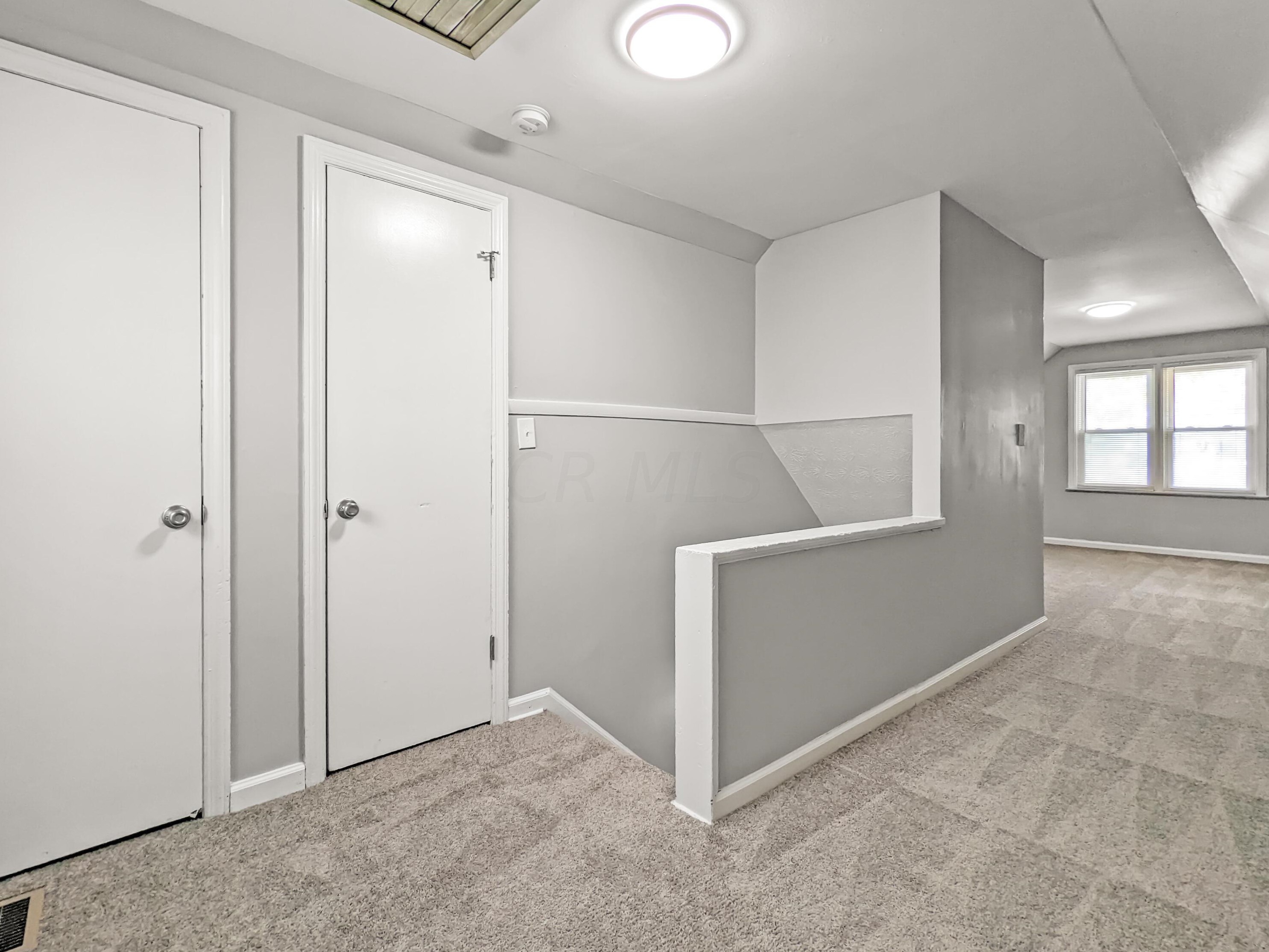 864 Wainwright Dr, Columbus OH  43224-3950 exterior