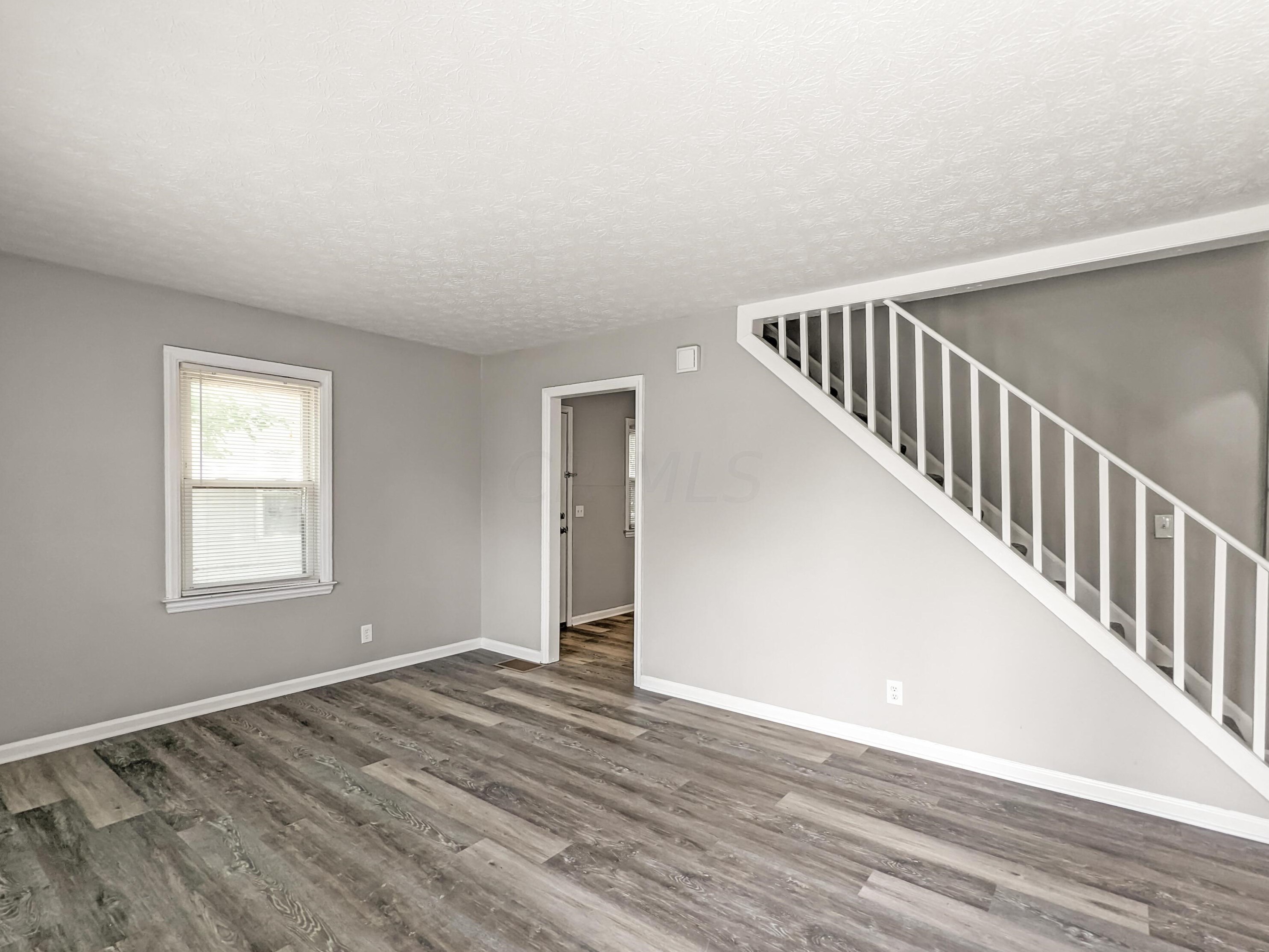 864 Wainwright Dr, Columbus OH  43224-3950 exterior