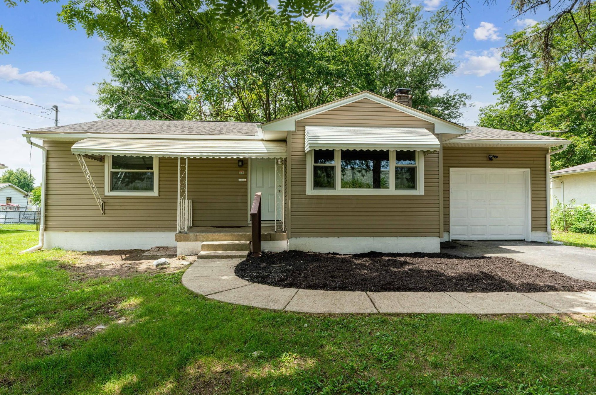 399 Garden Heights Ave, Columbus OH  43228-5305 exterior