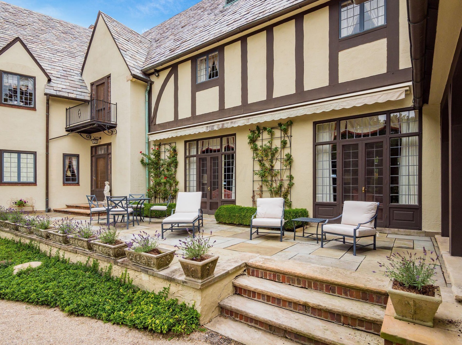 189 Parkview Ave, Columbus OH 43209-1676 exterior