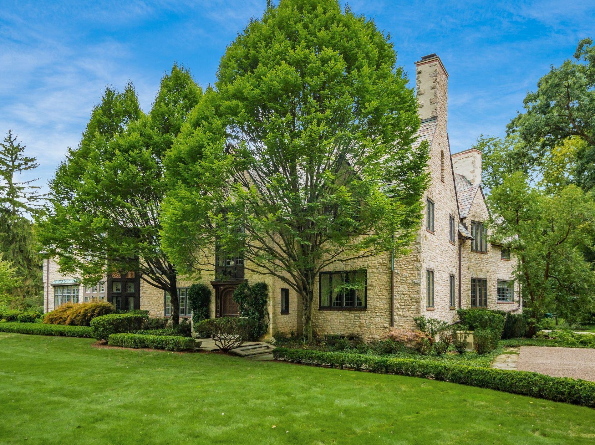 189 Parkview Ave, Columbus OH 43209-1676 exterior