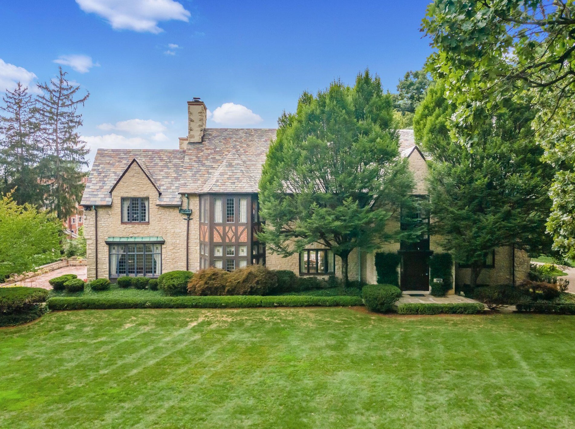 189 Parkview Ave, Columbus OH 43209-1676 exterior