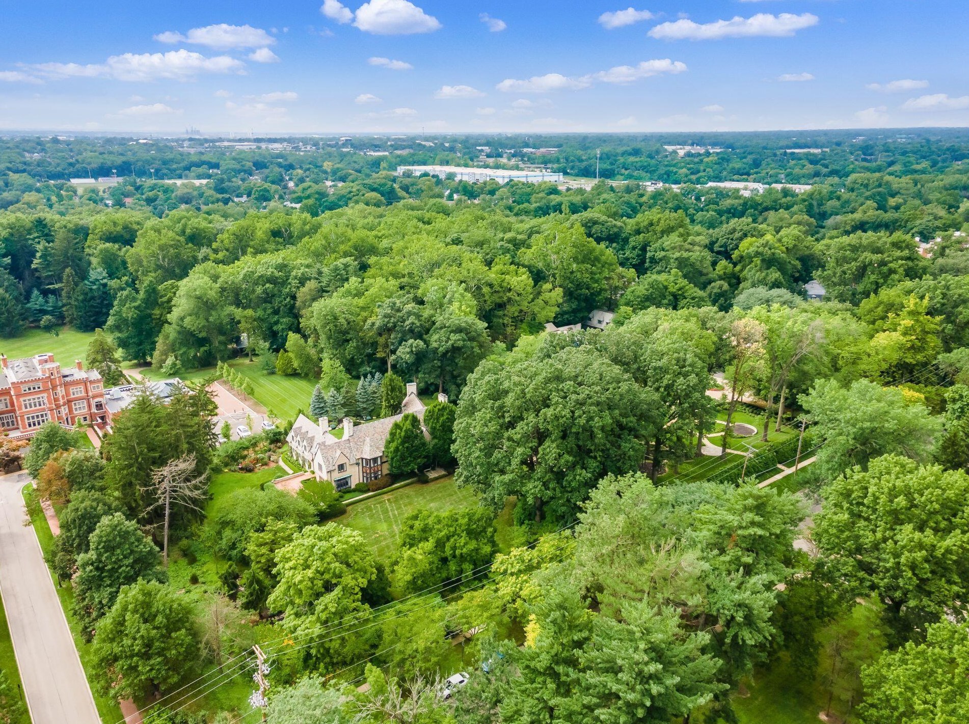 189 Parkview Ave, Columbus OH 43209-1676 exterior