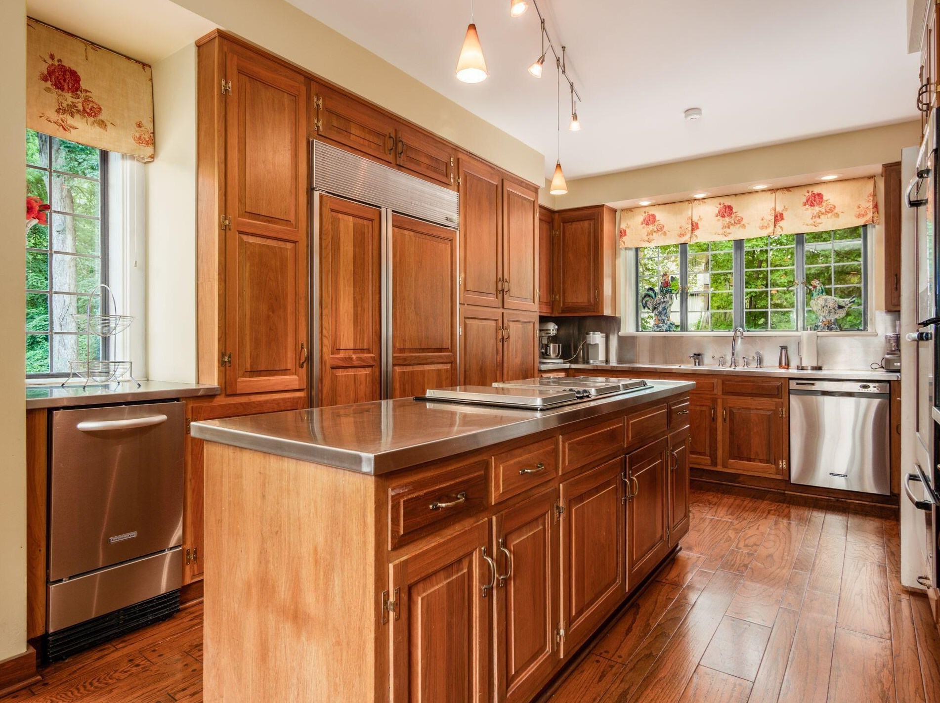 189 Parkview Ave, Columbus OH 43209-1676 exterior