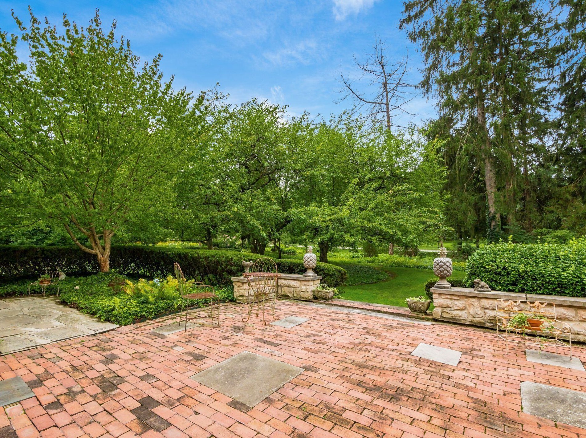 189 Parkview Ave, Columbus OH 43209-1676 exterior