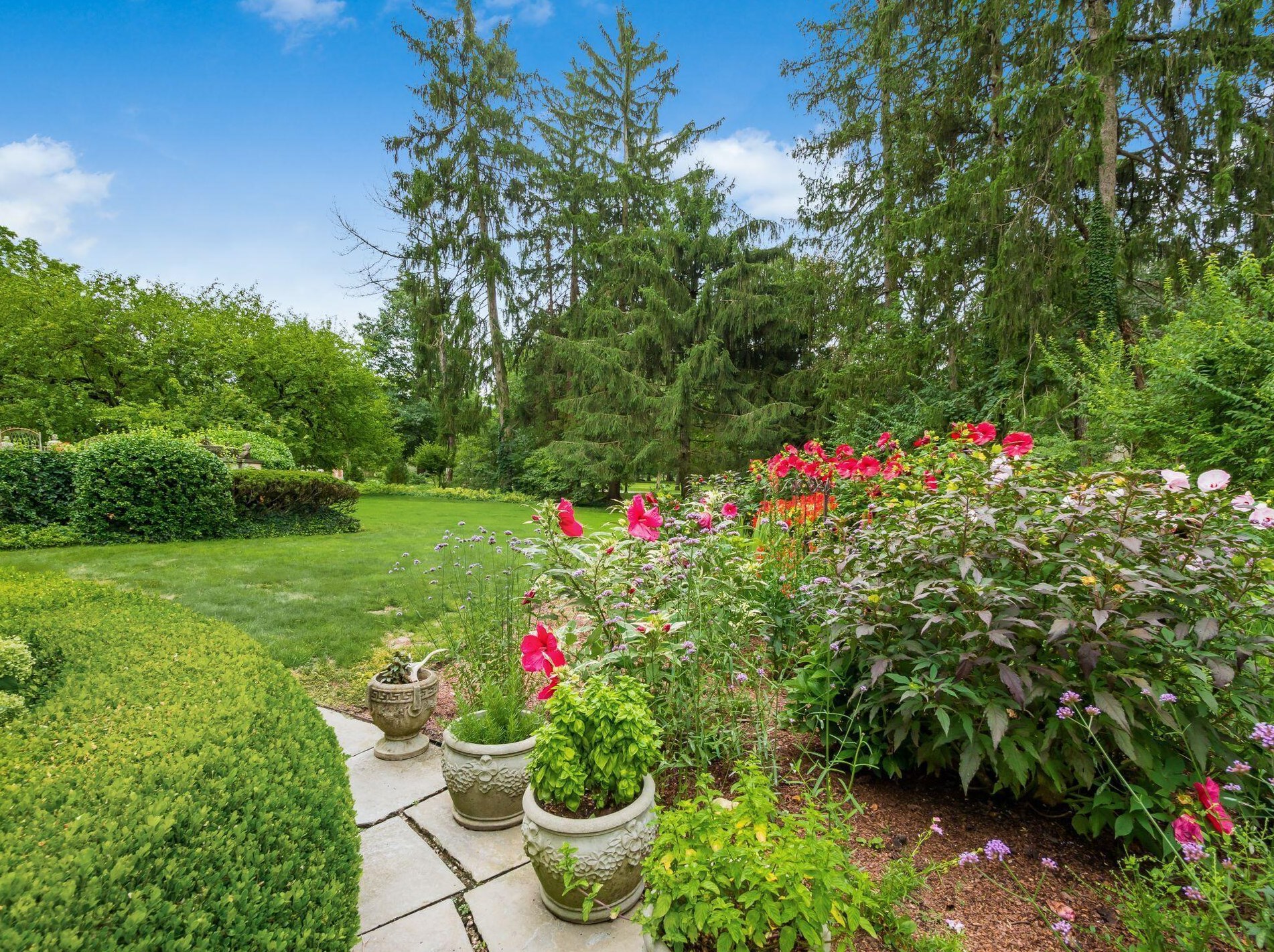 189 Parkview Ave, Columbus OH 43209-1676 exterior