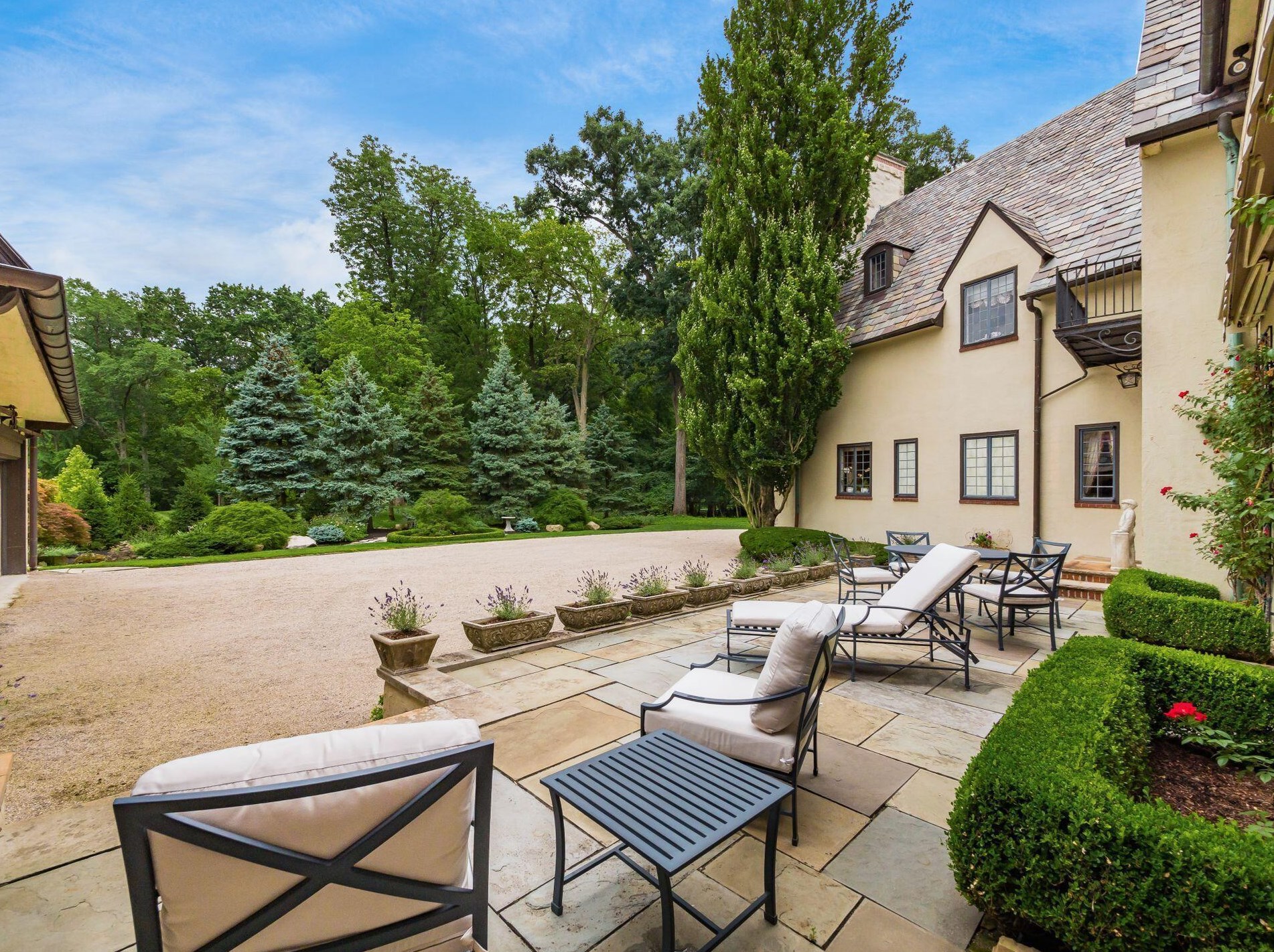 189 Parkview Ave, Columbus OH 43209-1676 exterior