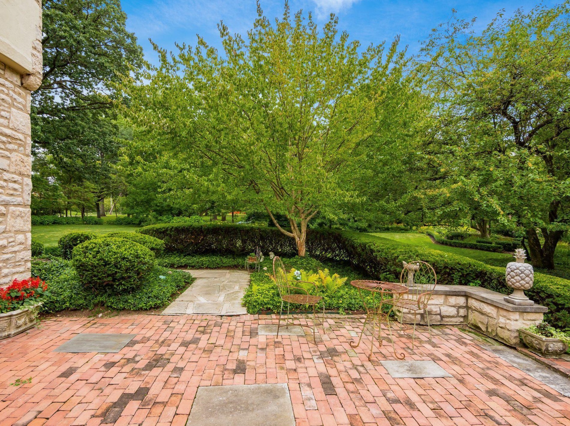 189 Parkview Ave, Columbus OH 43209-1676 exterior