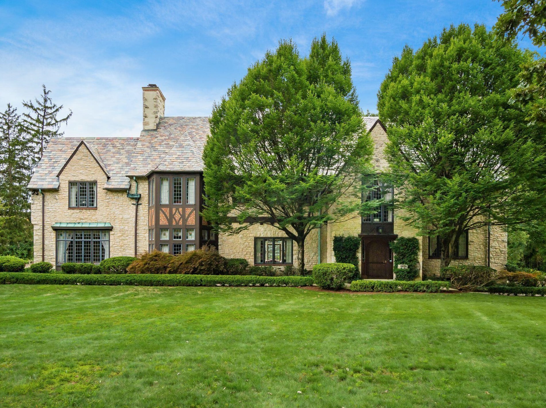 189 Parkview Ave, Columbus OH 43209-1676 exterior