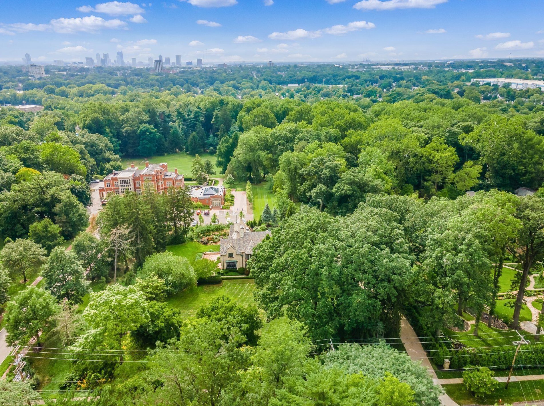 189 Parkview Ave, Columbus OH 43209-1676 exterior