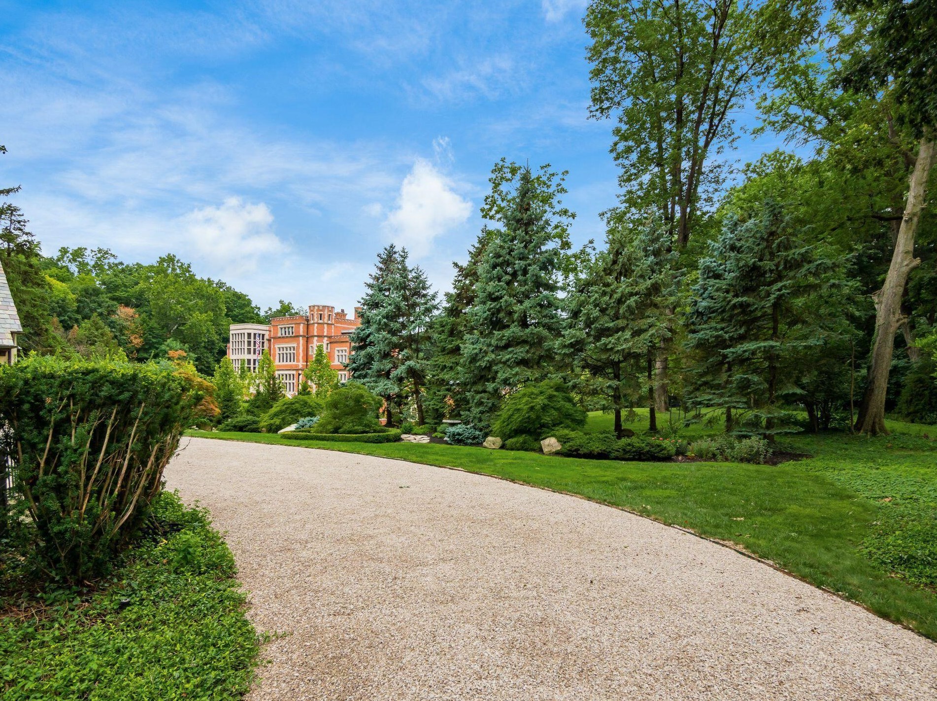 189 Parkview Ave, Columbus OH 43209-1676 exterior