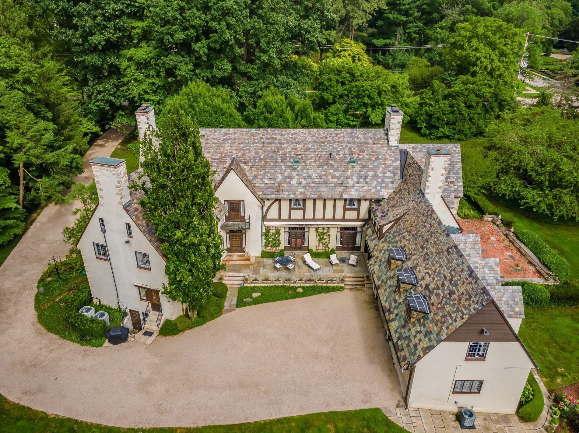 189 Parkview Ave, Columbus OH 43209-1676 exterior