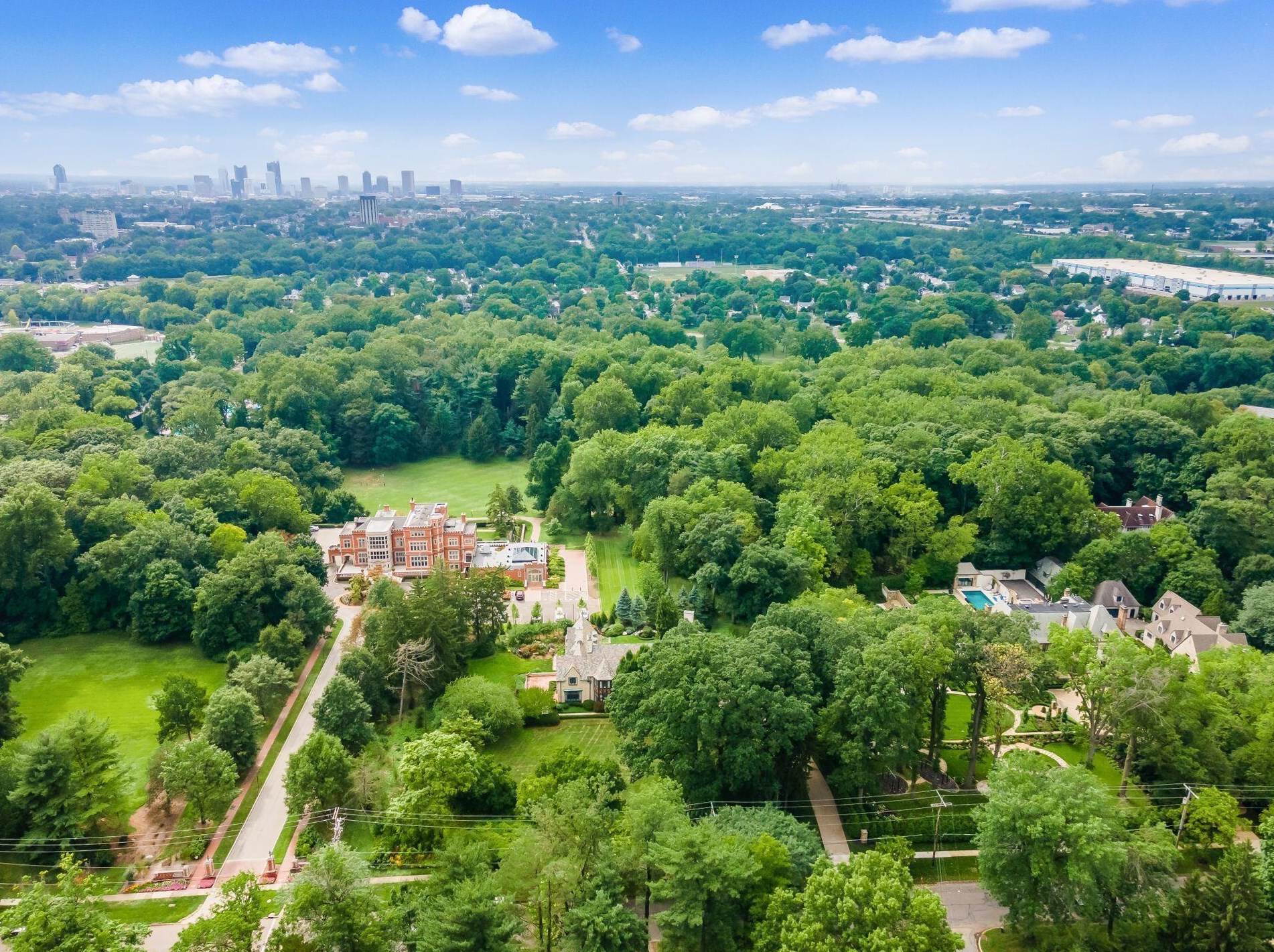 189 Parkview Ave, Columbus OH 43209-1676 exterior