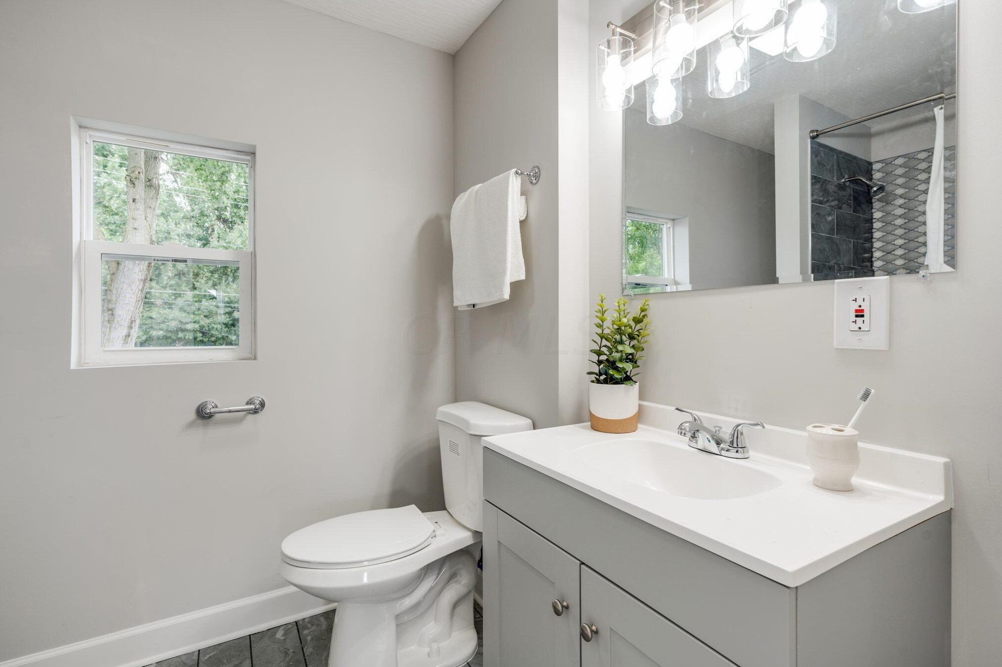 203 Wheatland Ave, Columbus OH 43204-3269 exterior