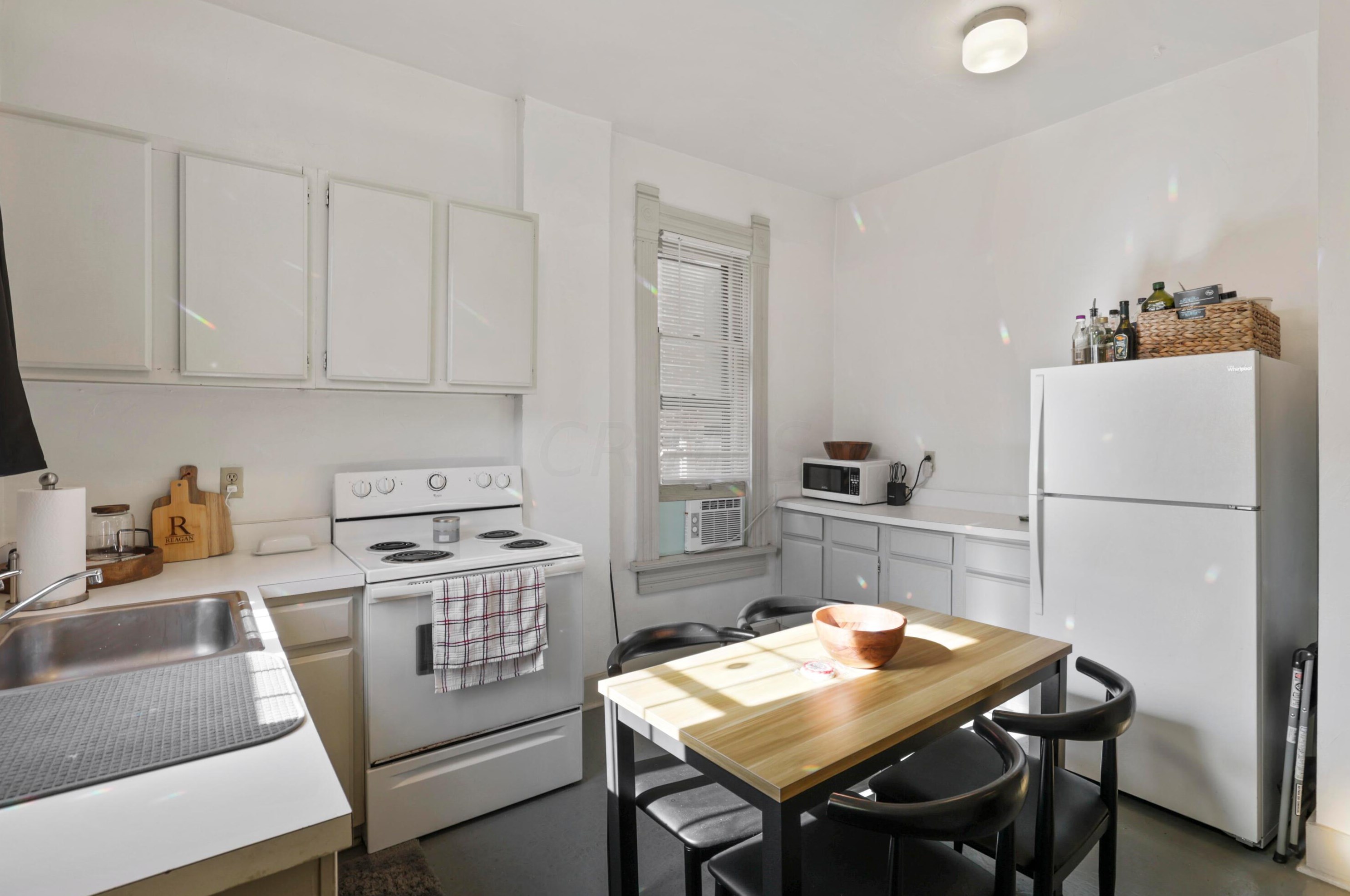 1022 Neil Ave, Columbus OH 43201-3437 exterior