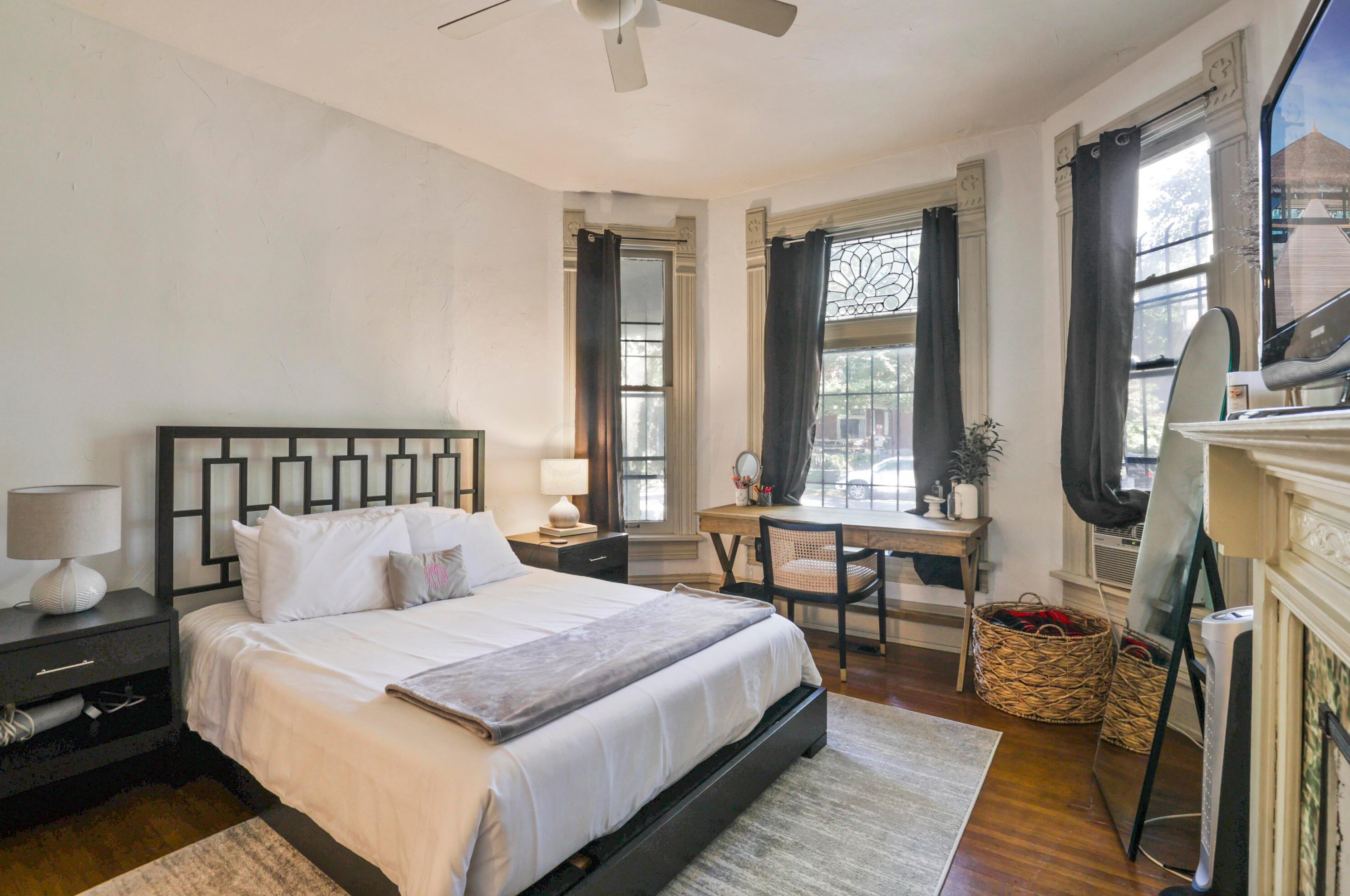 1022 Neil Ave, Columbus OH 43201-3437 exterior