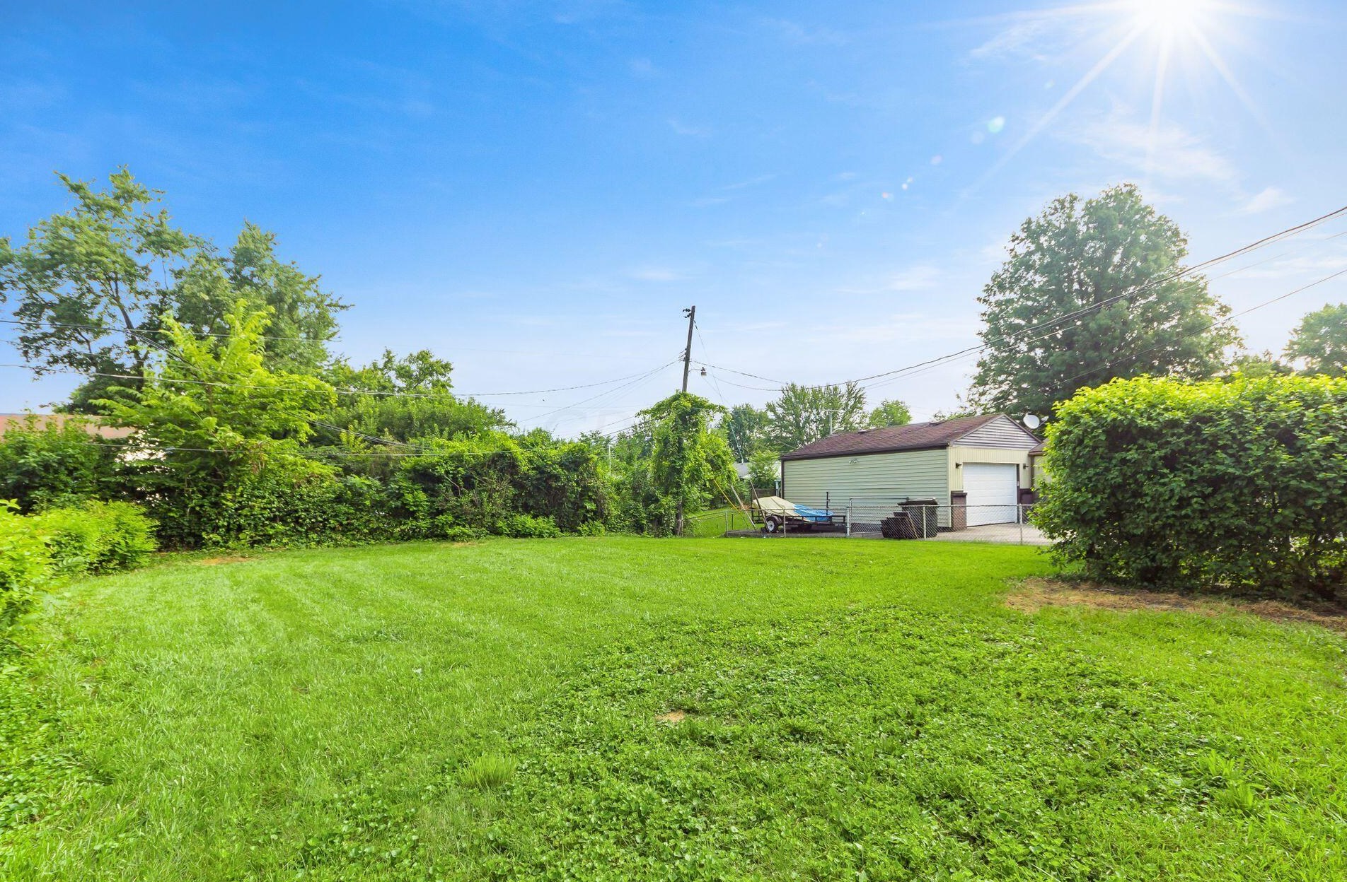 1382 Southfield Dr, Columbus OH 43207-3345 exterior