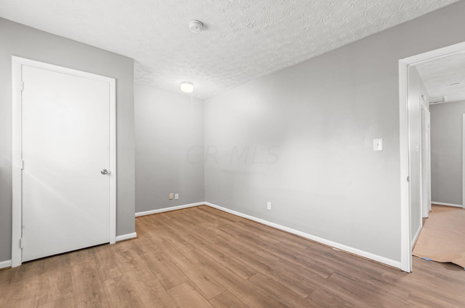 1382 Southfield Dr, Columbus OH 43207-3345 exterior