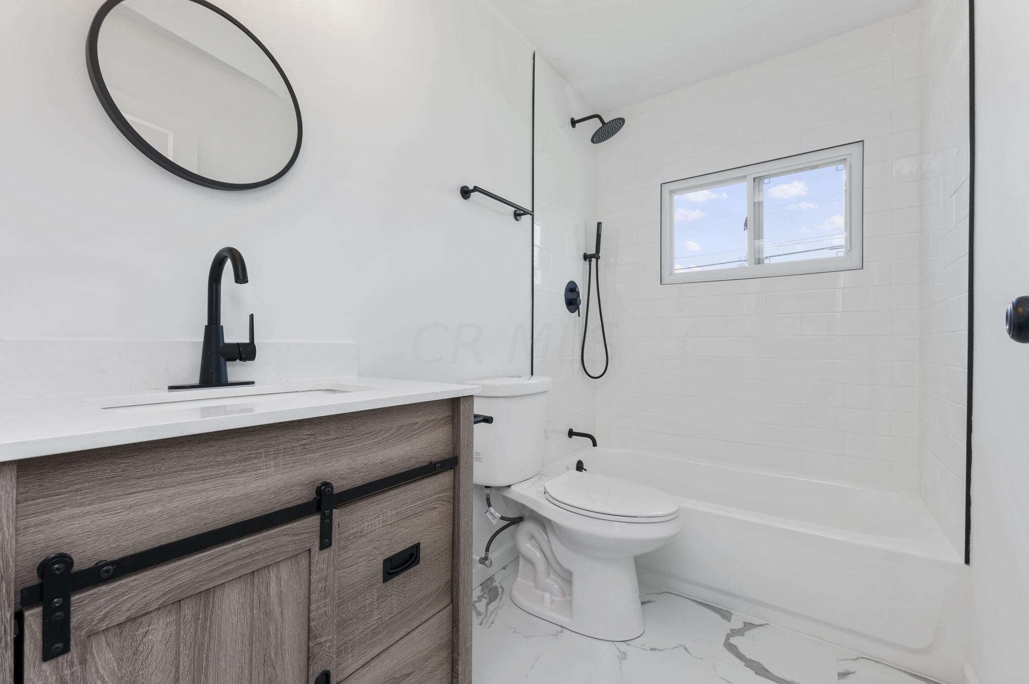 1022 James Rd, Columbus OH  43227-1072 exterior