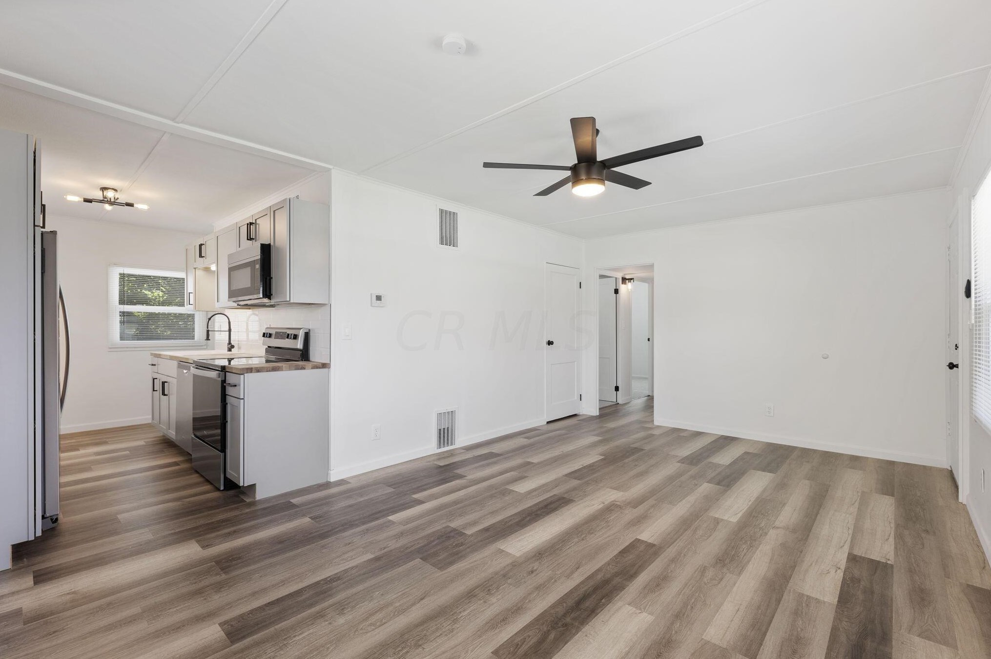 1022 James Rd, Columbus OH  43227-1072 exterior