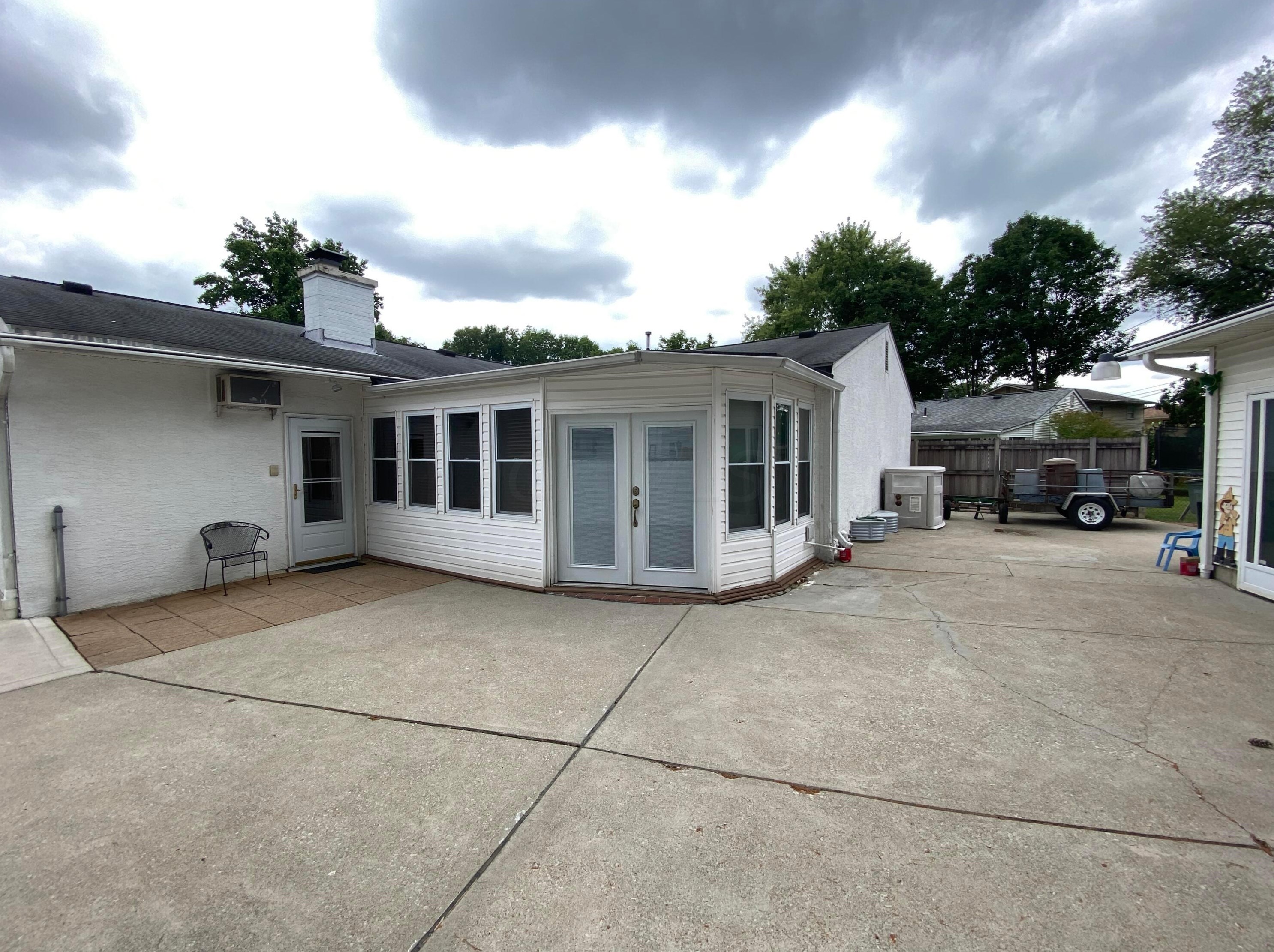 5820 Riverton Rd, Columbus OH 43232-1650 exterior