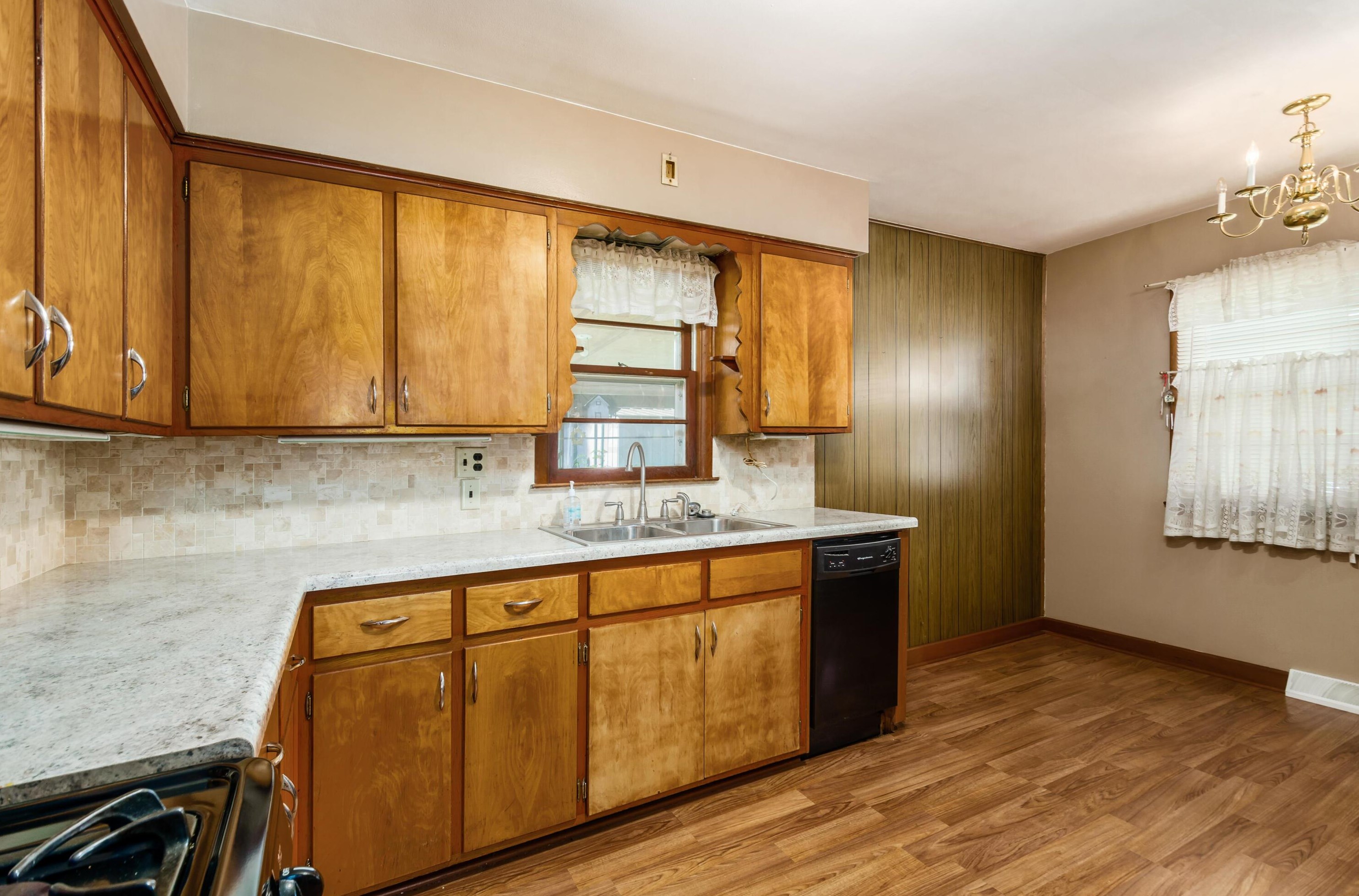 518 Hubert Ave, Lancaster OH 43130-4718 exterior