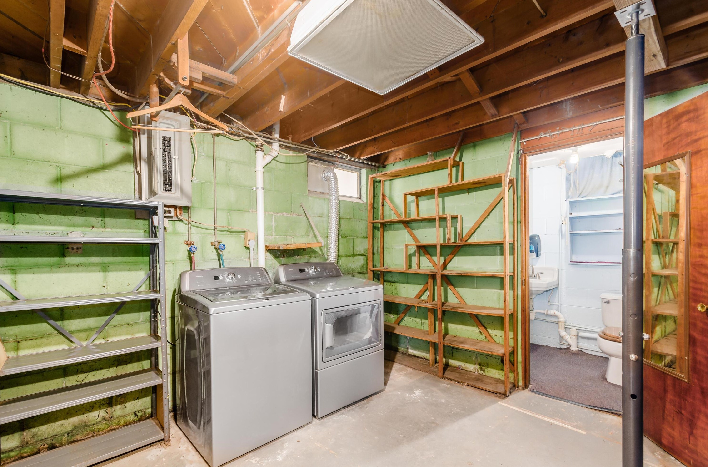 518 Hubert Ave, Lancaster OH 43130-4718 exterior