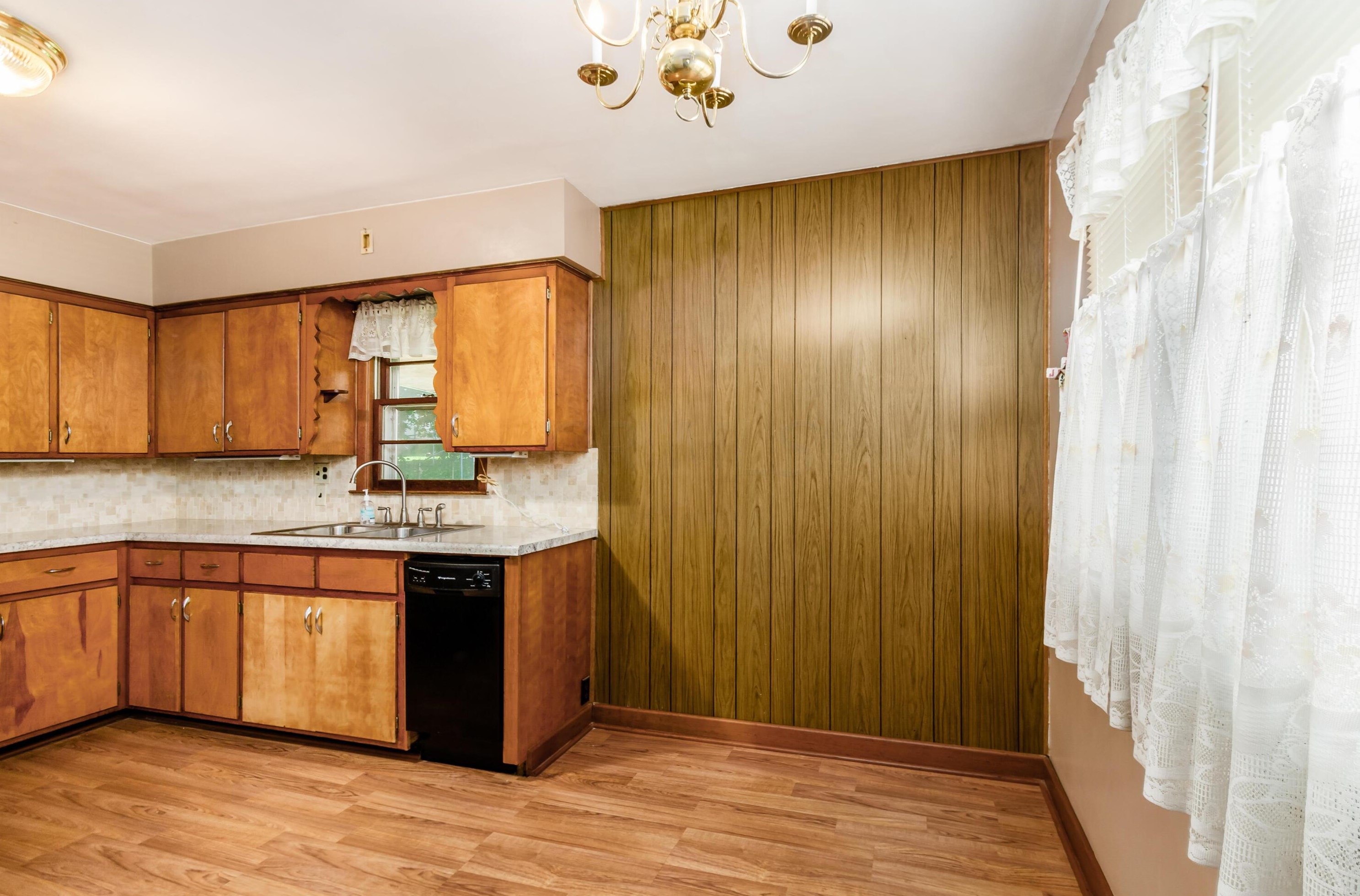 518 Hubert Ave, Lancaster OH 43130-4718 exterior