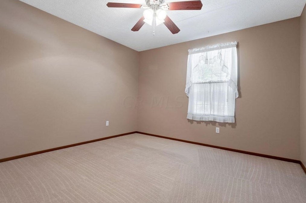 2157 Grn Is Dr, Columbus OH 43228-9433 exterior