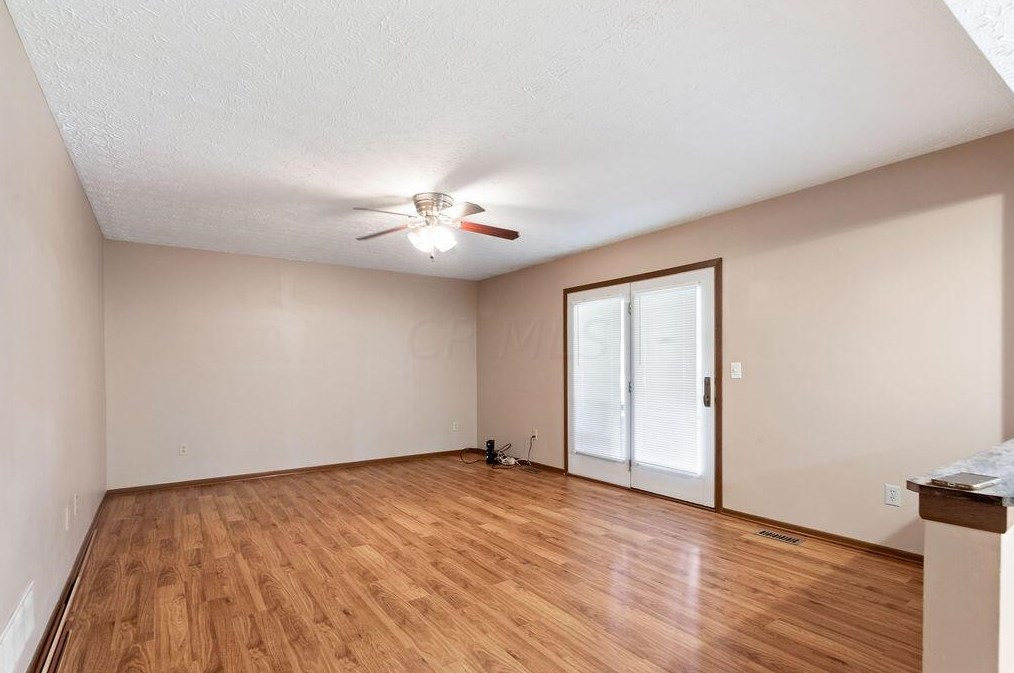 2157 Grn Is Dr, Columbus OH 43228-9433 exterior