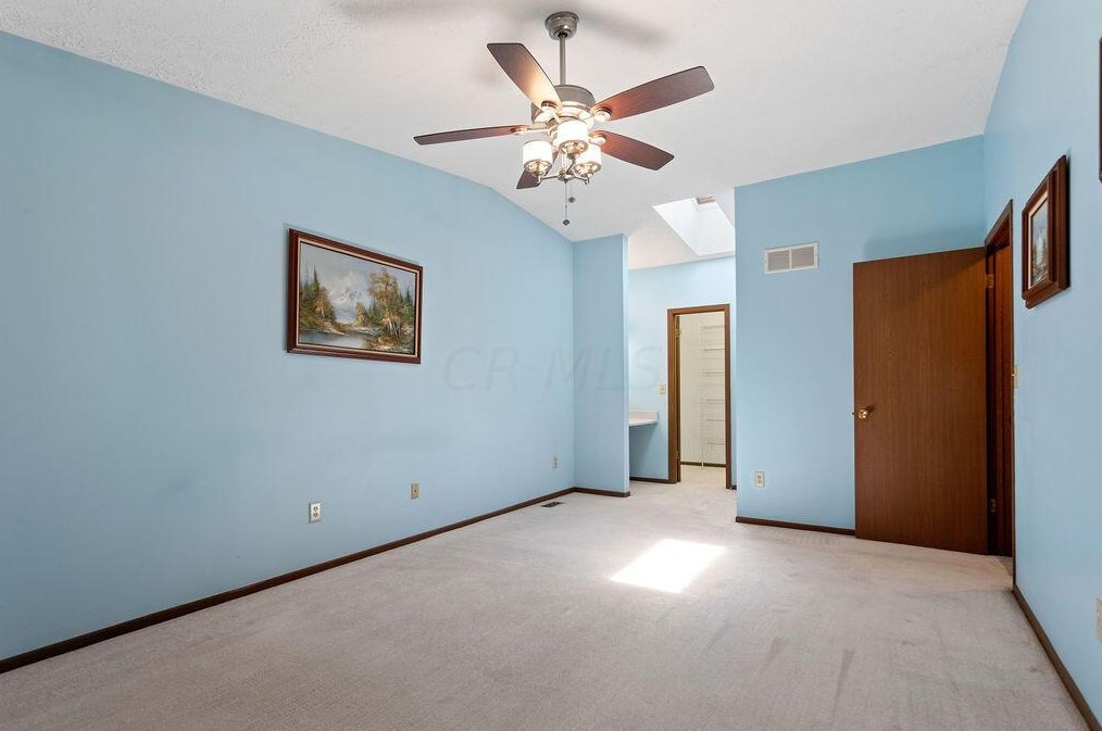 2157 Grn Is Dr, Columbus OH 43228-9433 exterior