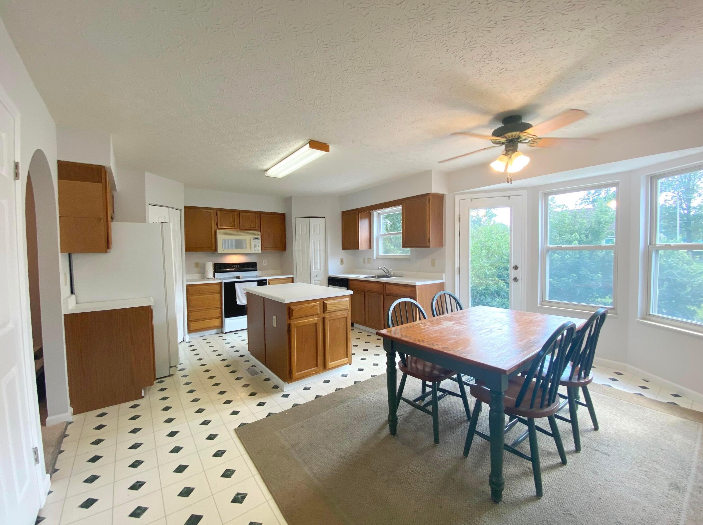 279 Marjoram Dr, Columbus OH 43230-7026 exterior