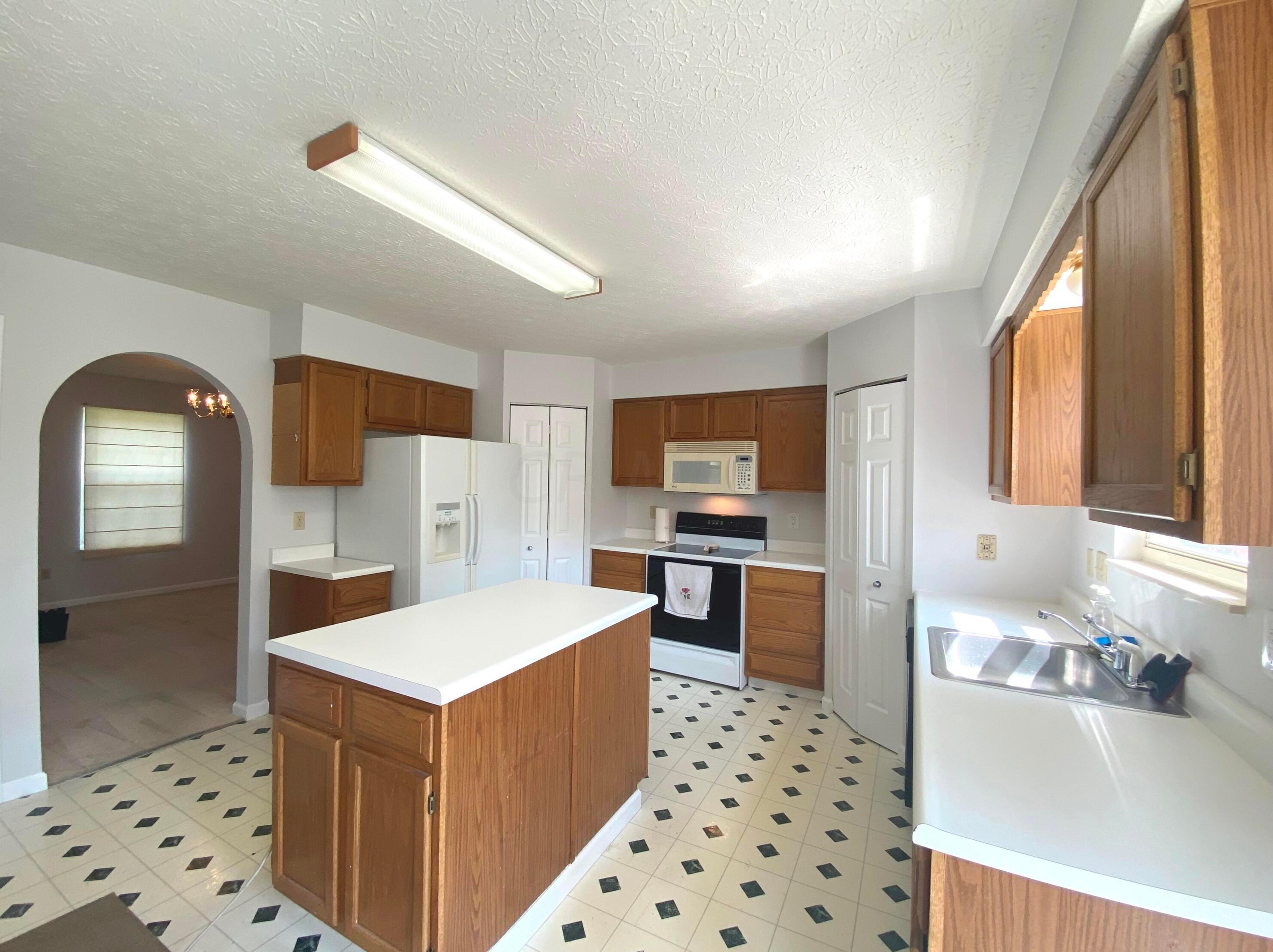 279 Marjoram Dr, Columbus OH 43230-7026 exterior