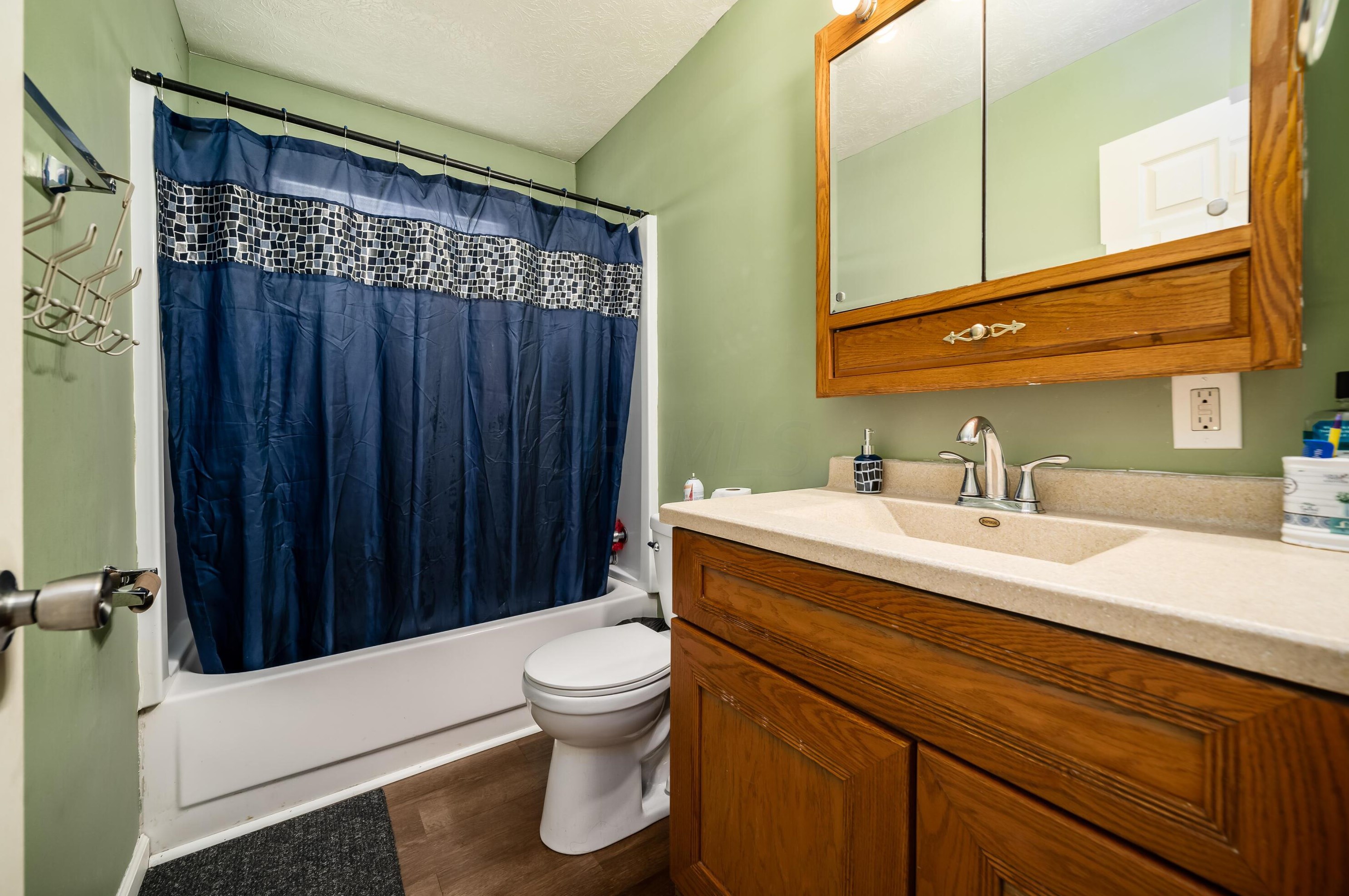 2141 Cornell St, Columbus OH  43219-3518 exterior