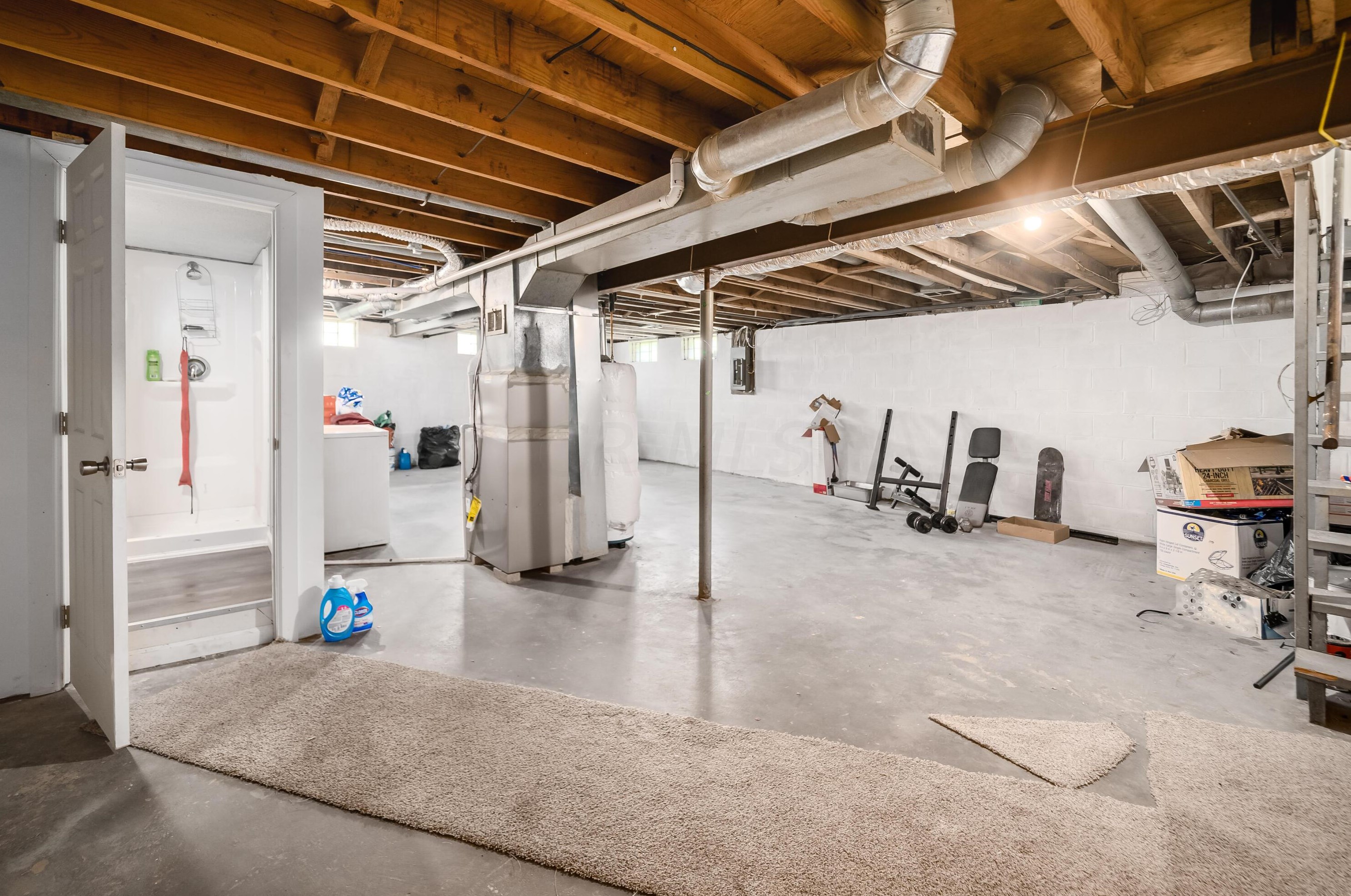 2141 Cornell St, Columbus OH  43219-3518 exterior