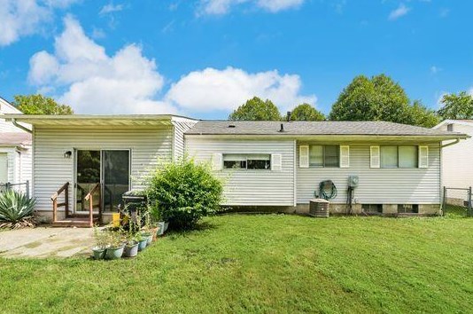 2141 Cornell St, Columbus OH  43219-3518 exterior