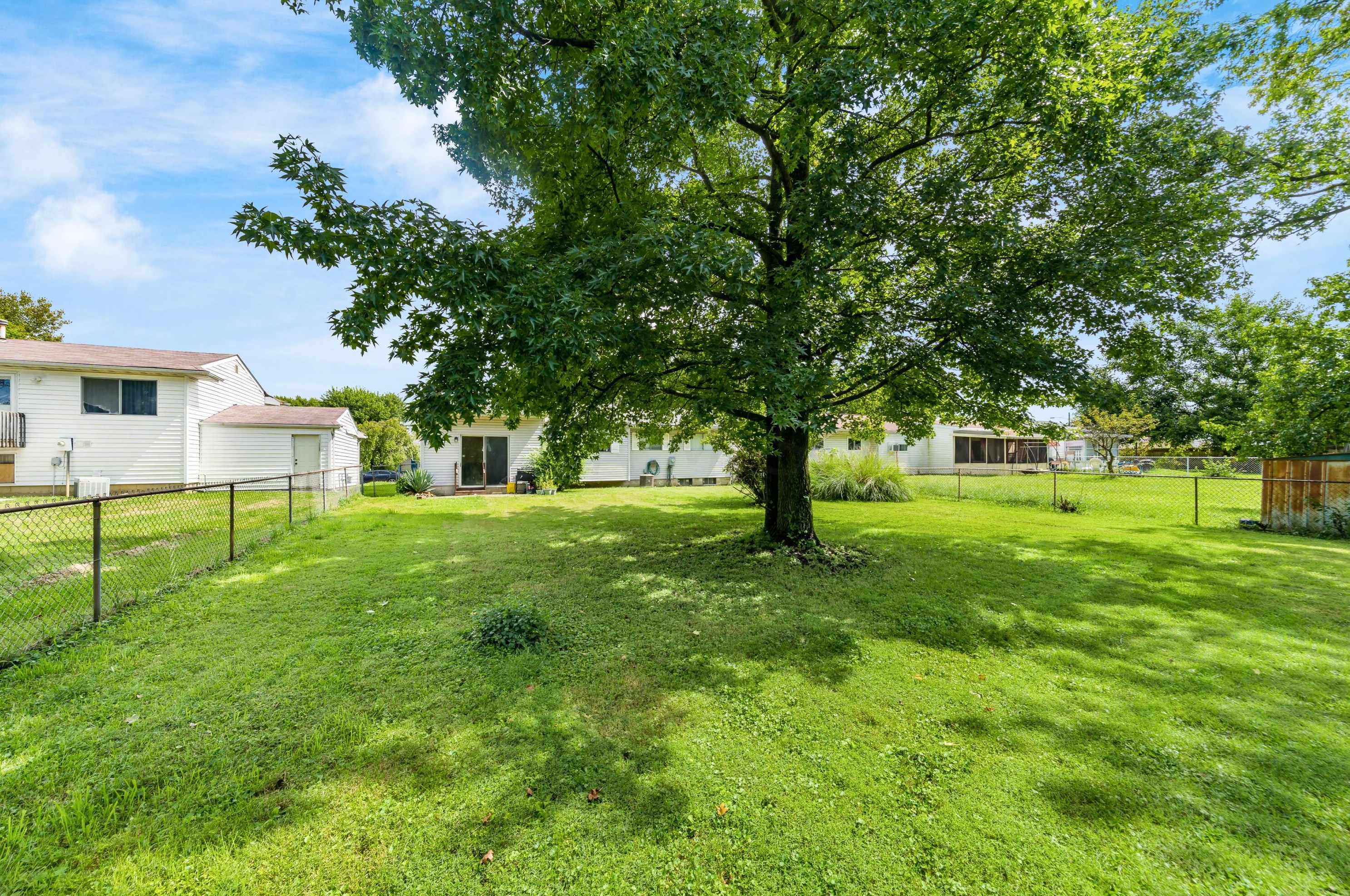 2141 Cornell St, Columbus OH  43219-3518 exterior