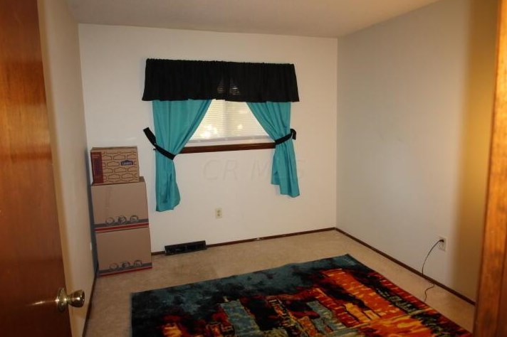 2792 Glenbriar St, Columbus OH 43232-4674 exterior