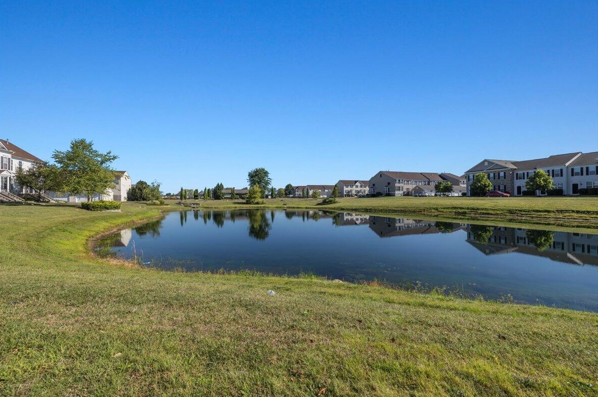 6405 Blue Knoll Dr, Cnl Wnchstr OH  43110-7017 exterior
