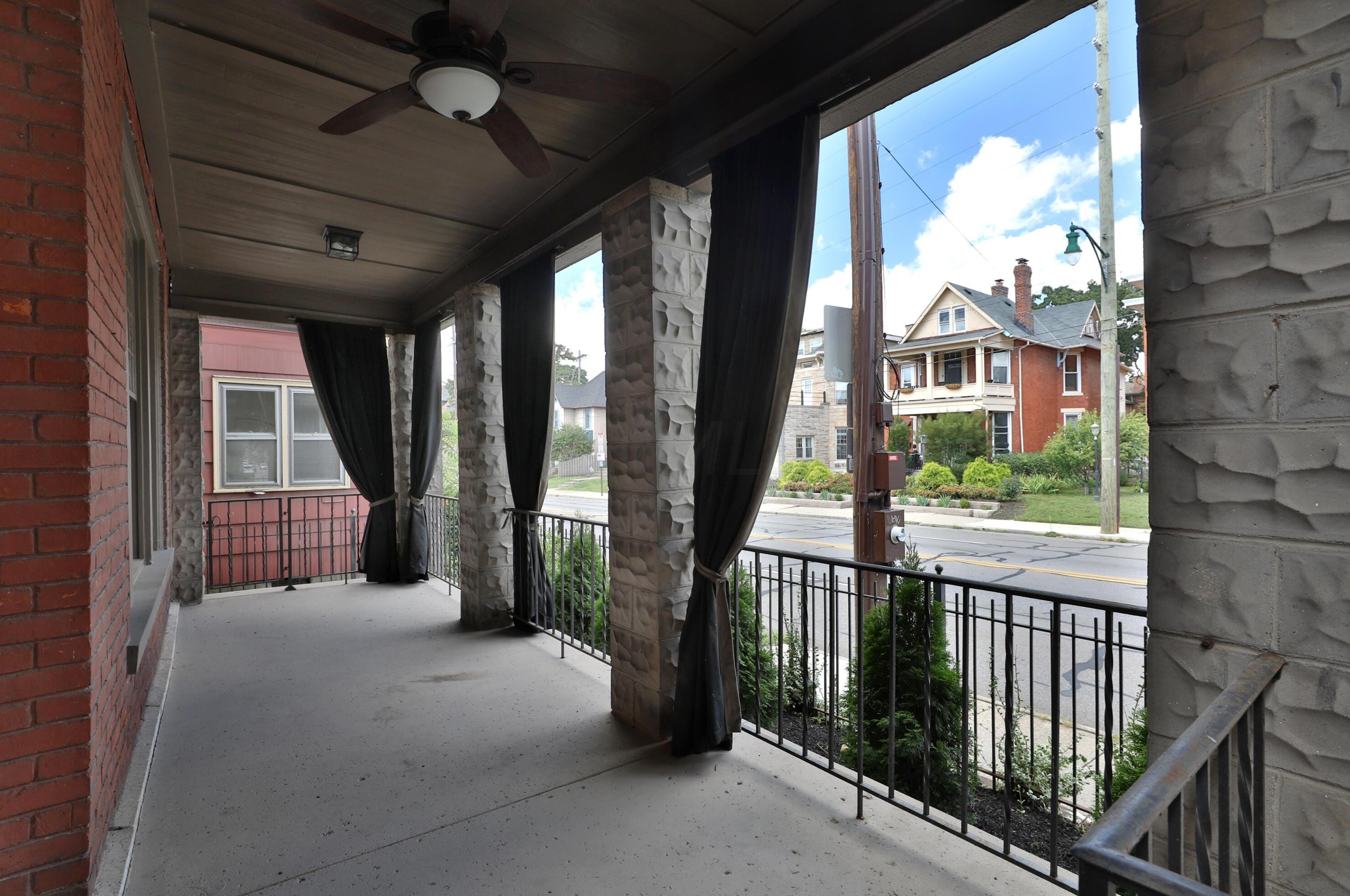 69 5th Ave, Columbus OH  43201-2809 exterior