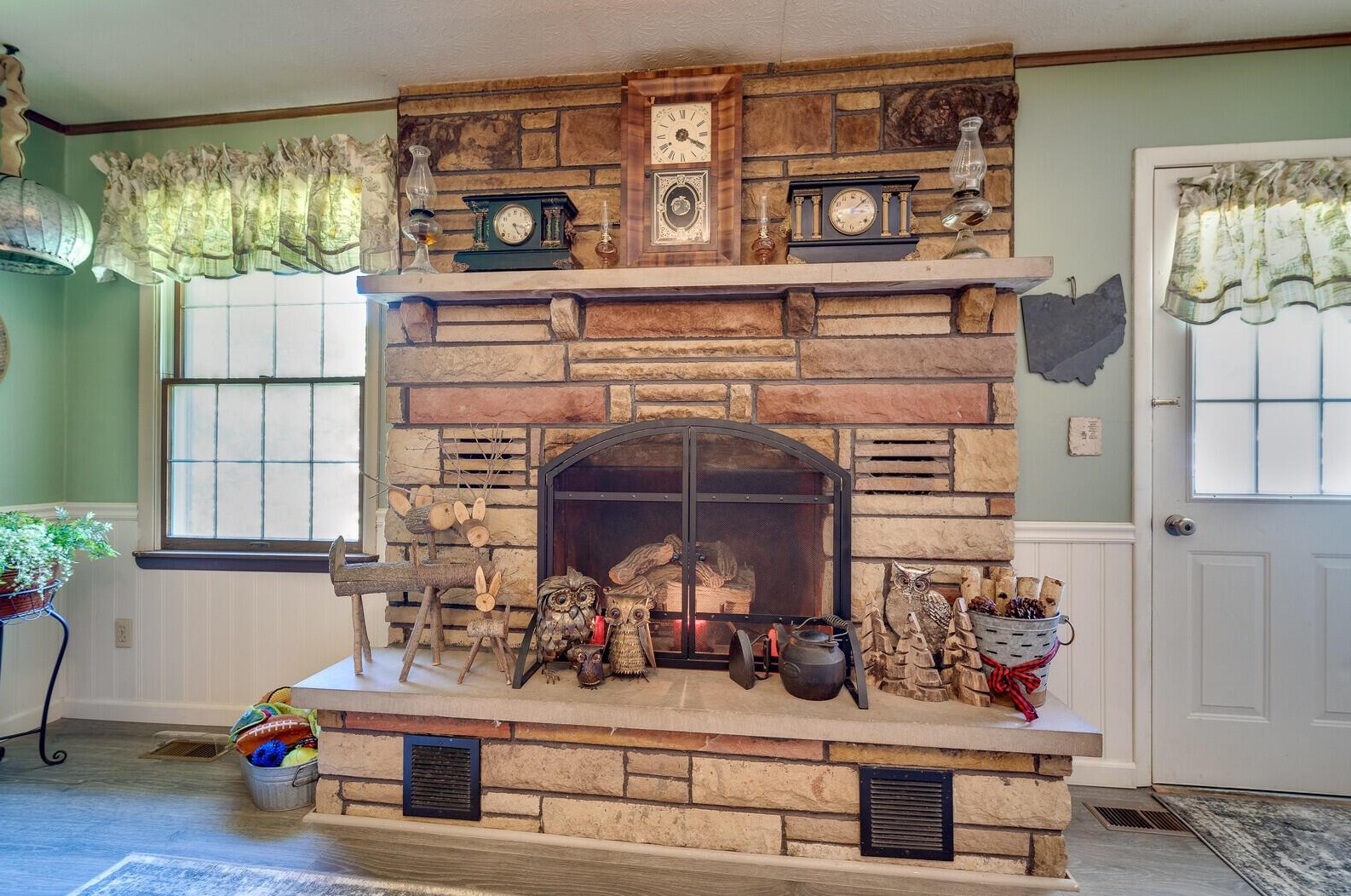 188 Camelot Dr, Urbana OH  43078-2315 exterior