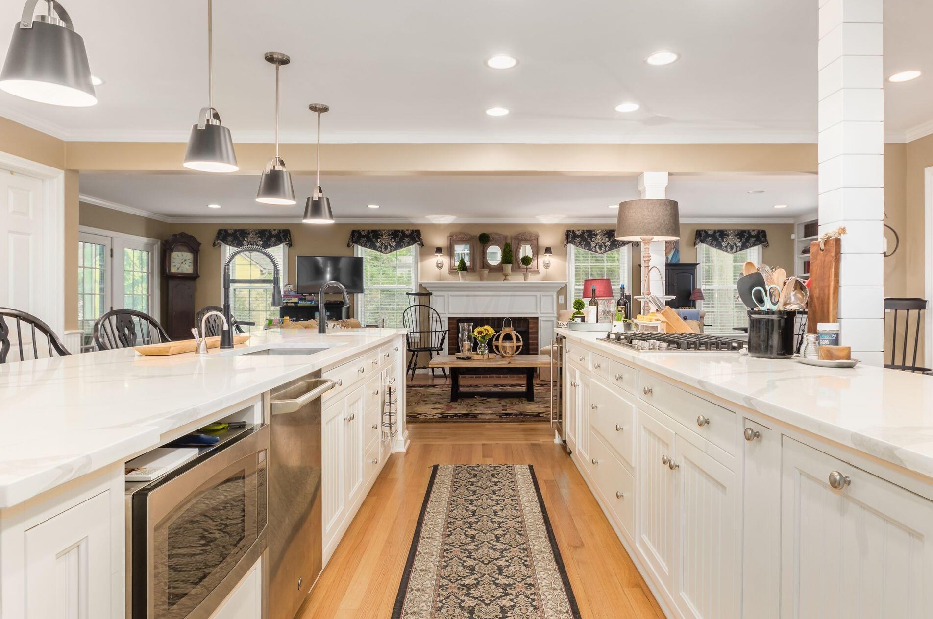 782 Hartford St, Columbus OH 43085-3113 exterior