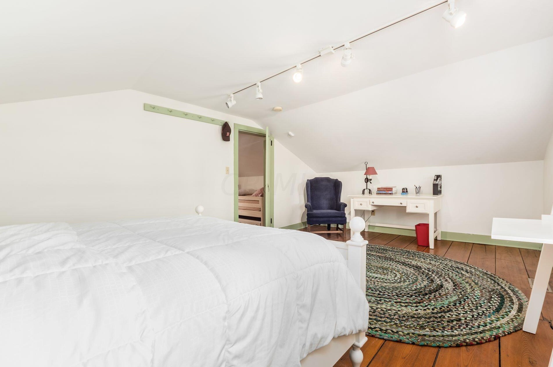 782 Hartford St, Columbus OH 43085-3113 exterior