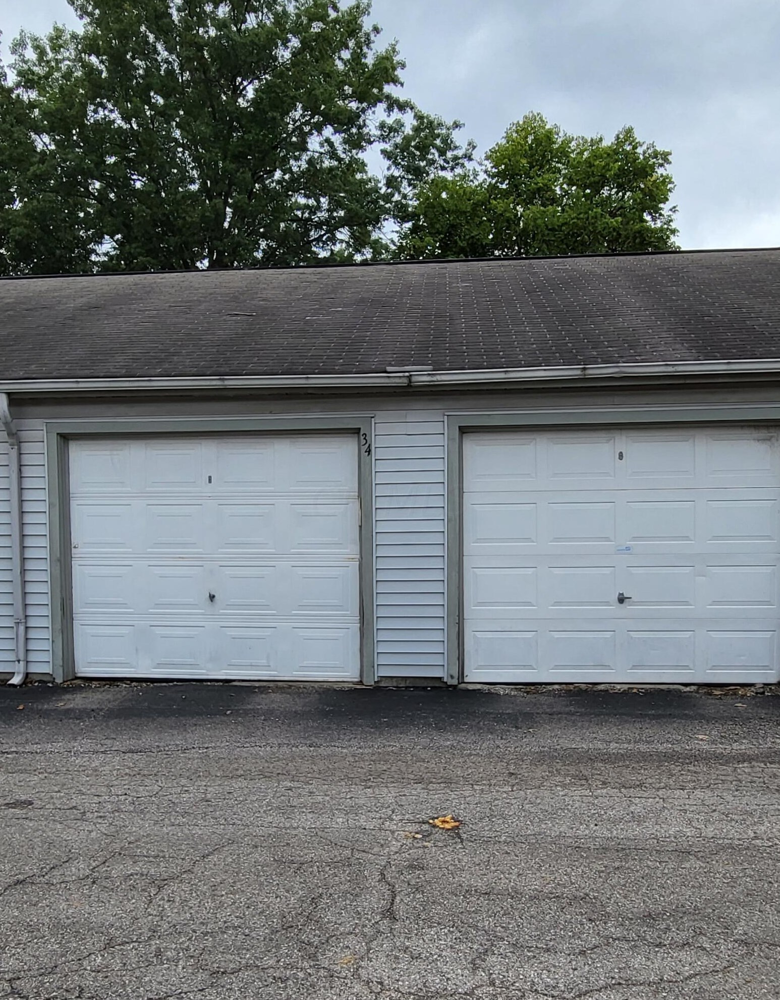 2404 Hannaway Ln, Columbus OH 43229-6803 exterior