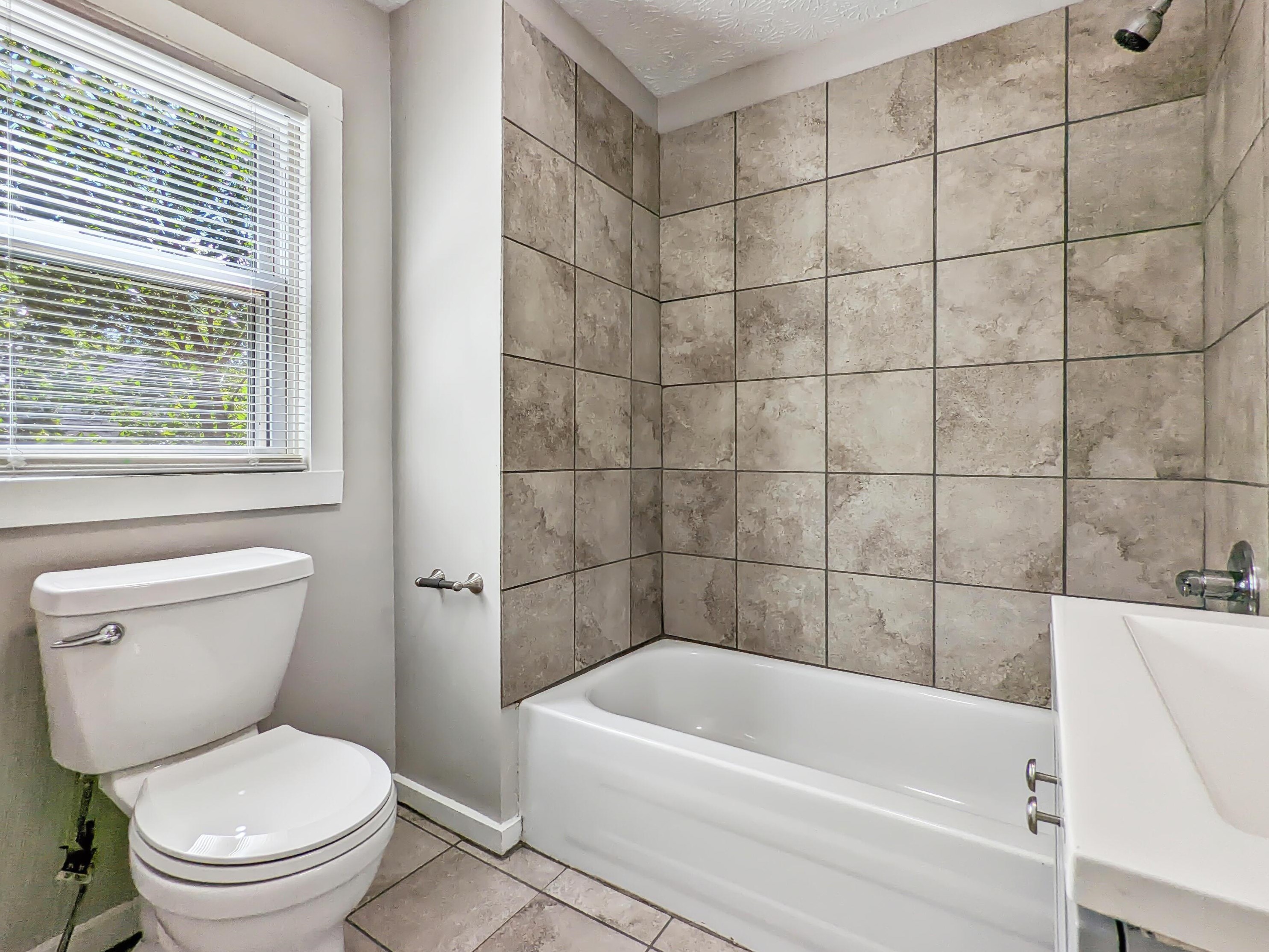 617 Wayne Ave, Columbus OH 43204-3154 exterior