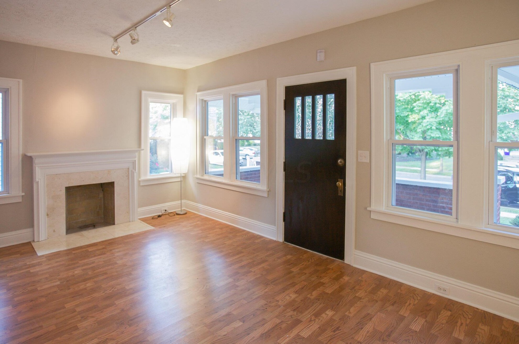 697 Grandon Ave, Columbus OH 43209-2528 exterior