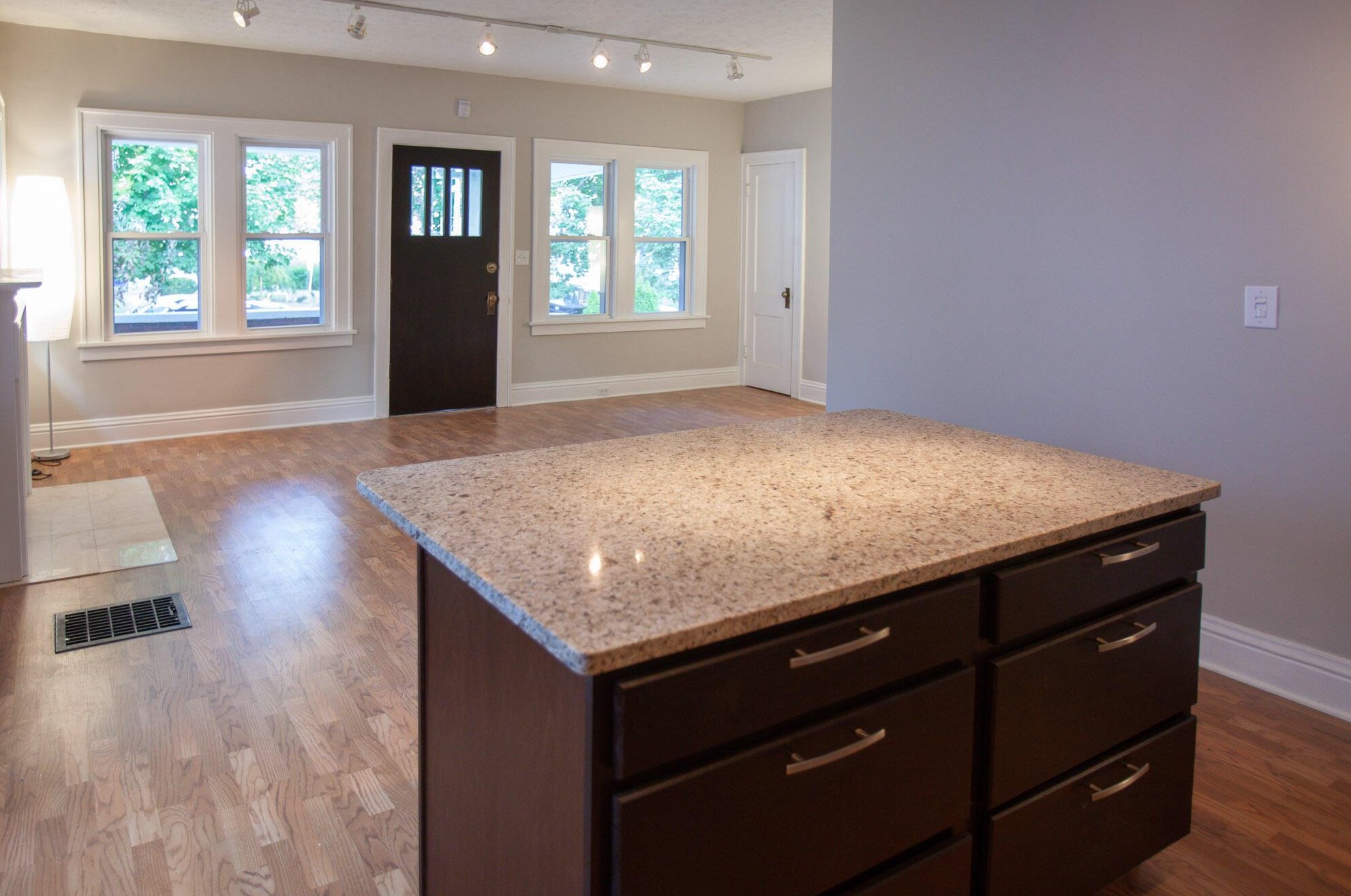 697 Grandon Ave, Columbus OH 43209-2528 exterior