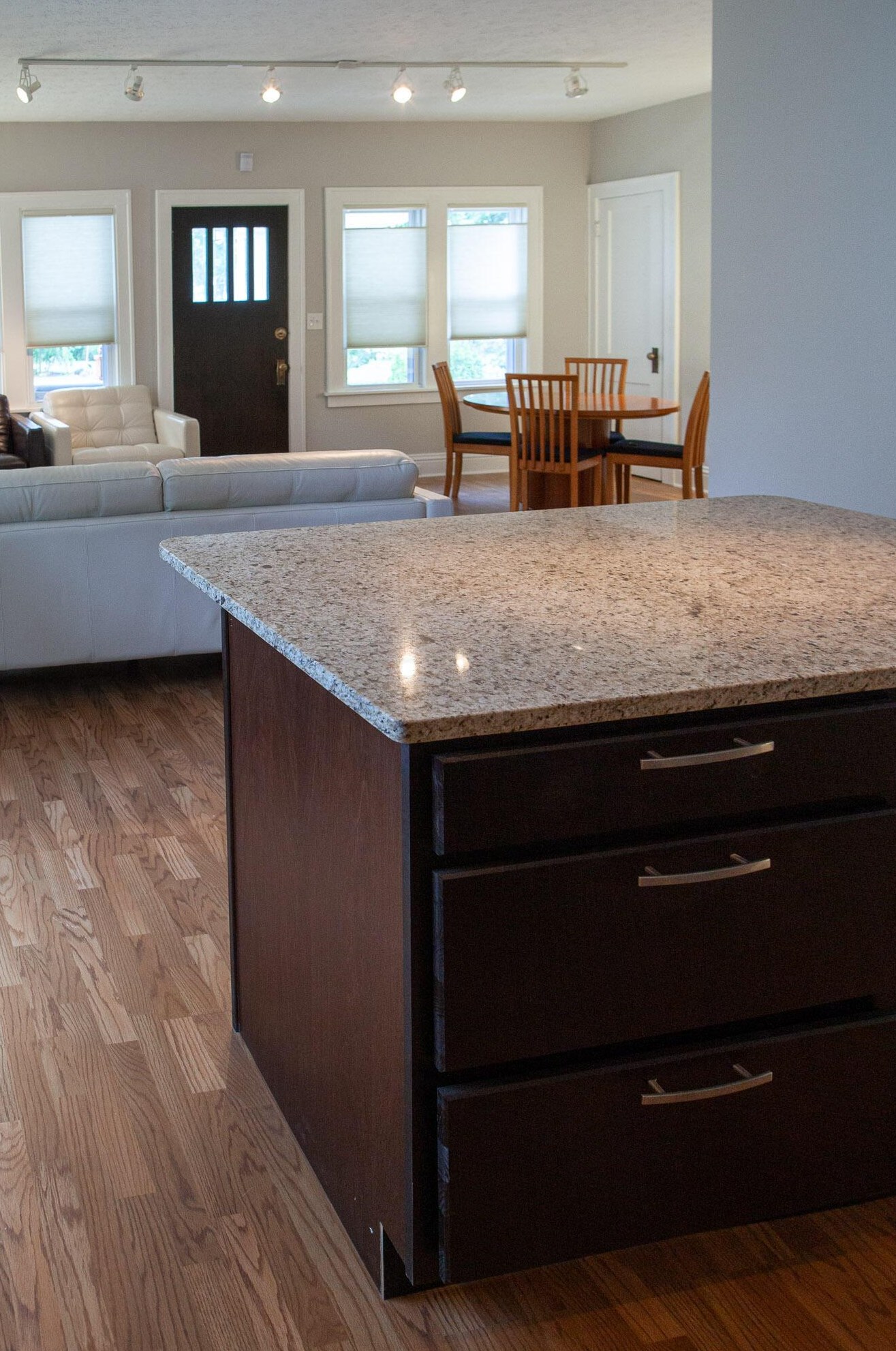 697 Grandon Ave, Columbus OH 43209-2528 exterior