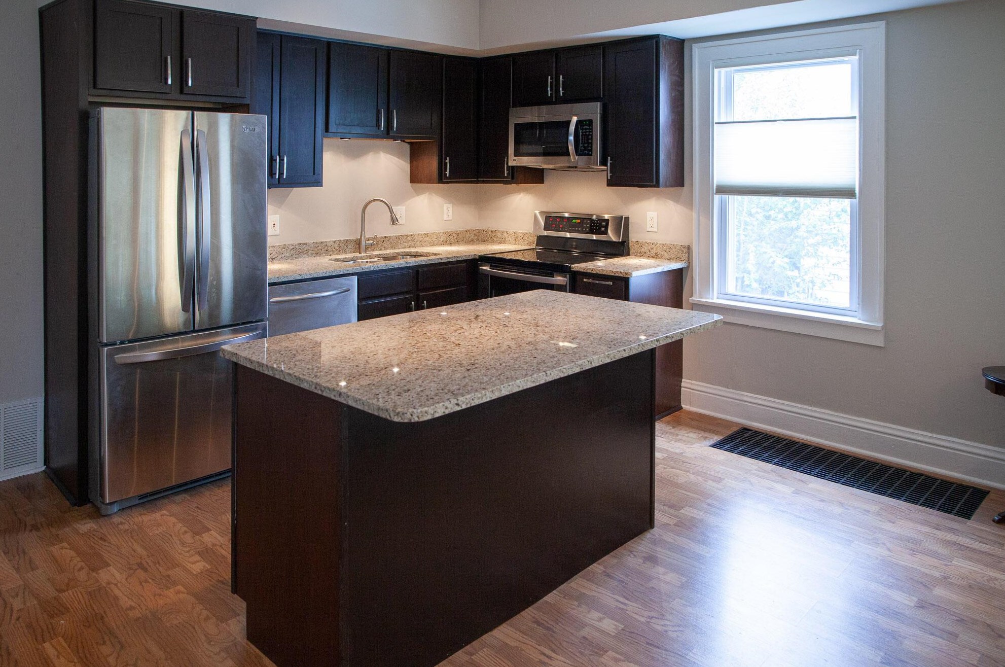 697 Grandon Ave, Columbus OH 43209-2528 exterior