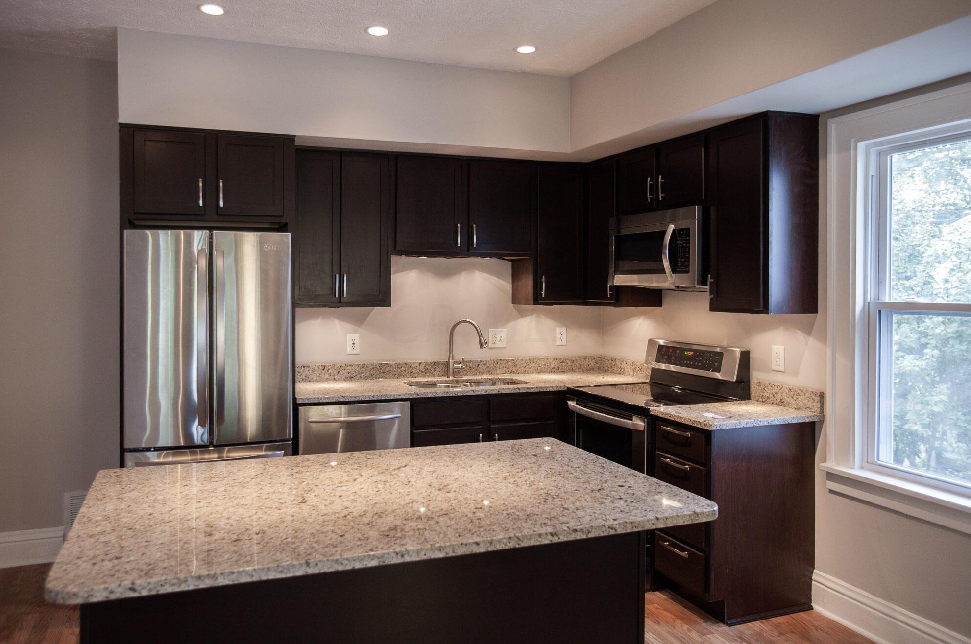 697 Grandon Ave, Columbus OH 43209-2528 exterior